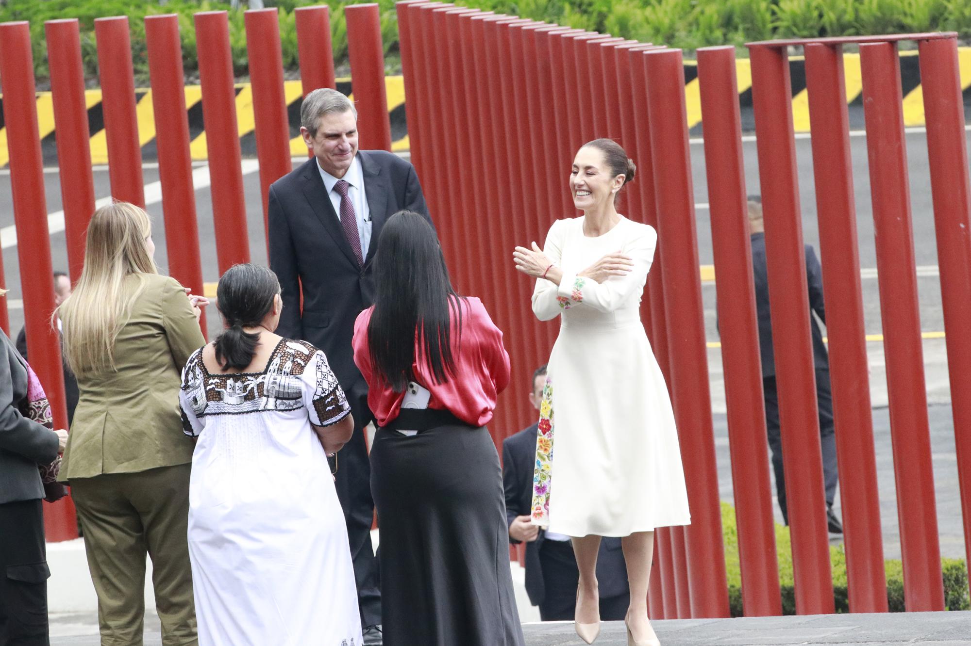 $!AMLO y Sheinbaum arriban a San Lázaro para el cambio del Poder Ejecutivo Federal