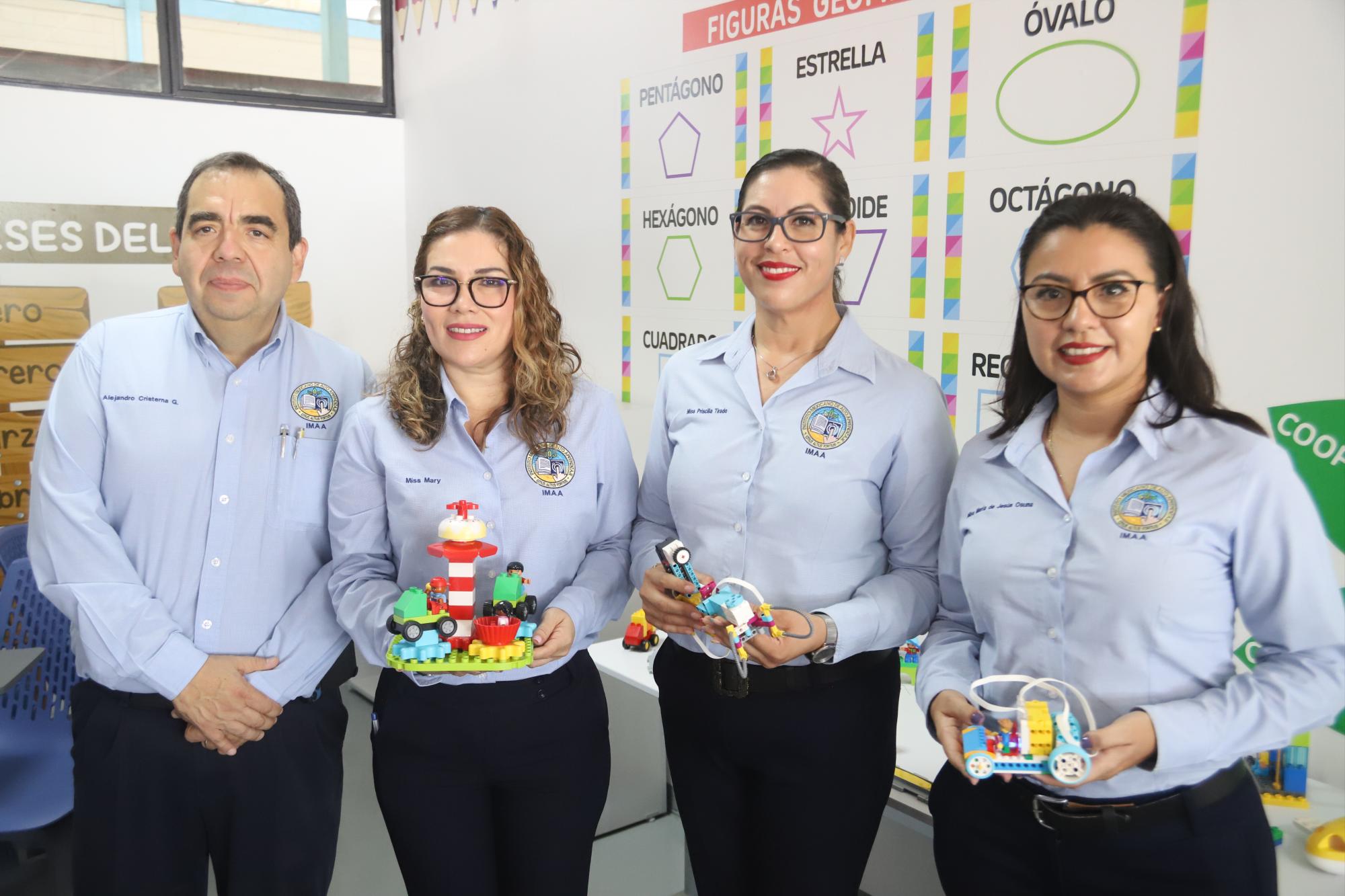 $!Alejandro Cristerna junto a las Miss de la institución, María Luisa Tirado, Priscila Tirado y María del Rosario Osuna.