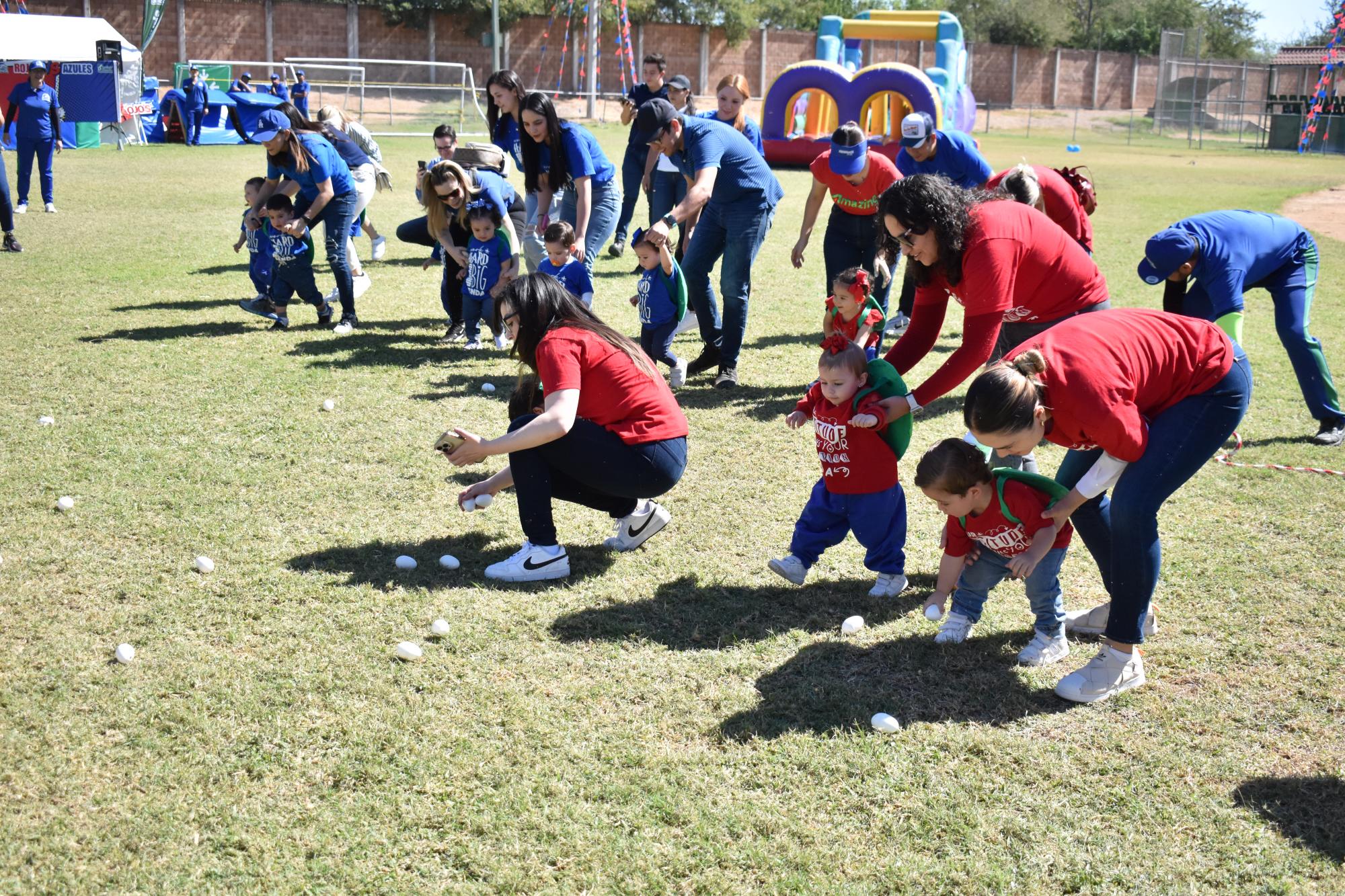 $!Compiten rojos y azules en convivencia en el Instituto Senda