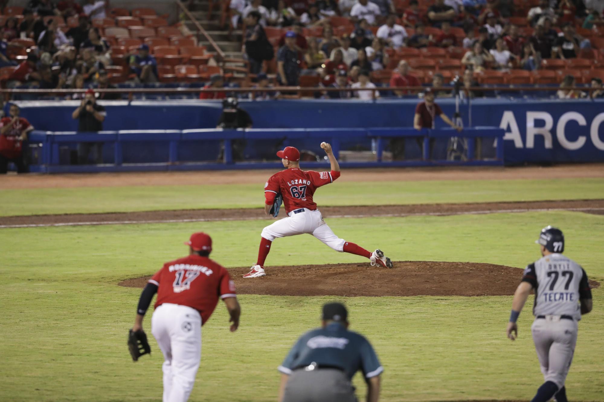 $!Águilas de Mexicali sigue enrachado y supera a Sultanes