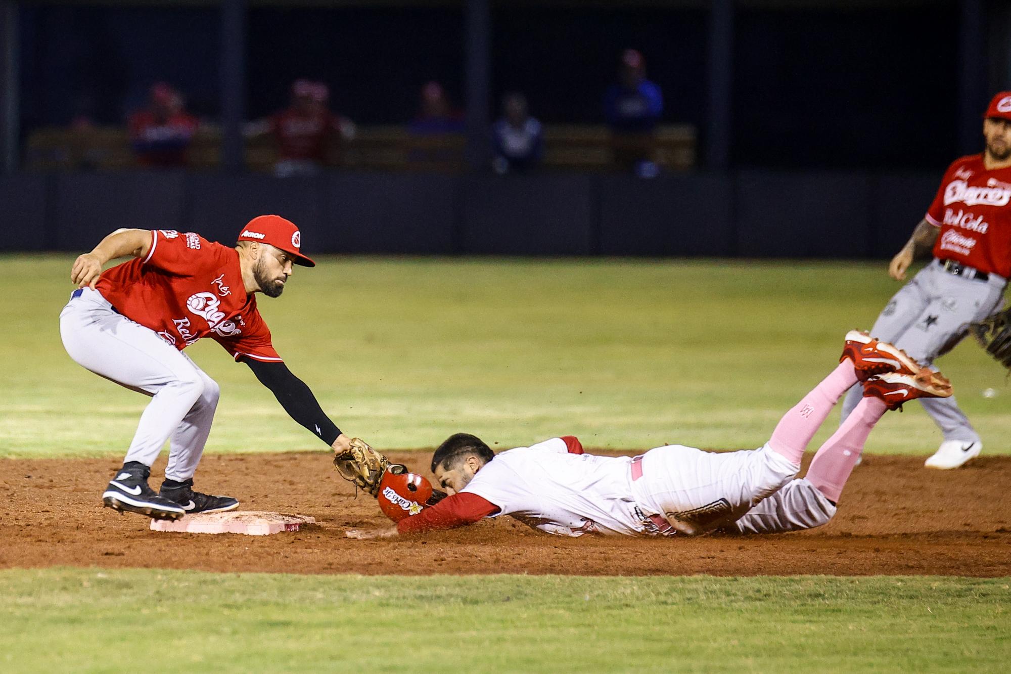 $!En duelo de volteretas, Mexicali asegura serie en casa ante Charros