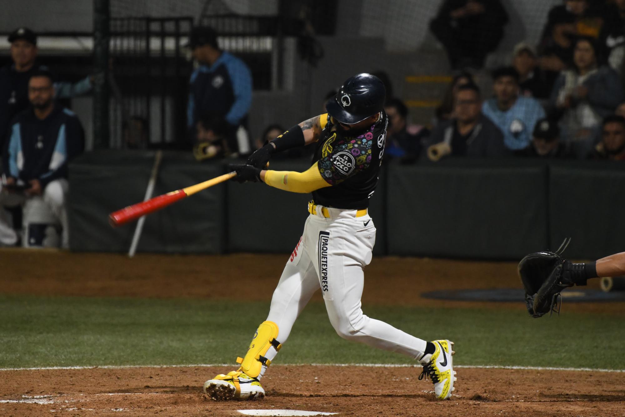 $!Tomateros explota en la octava y apalea a Algodoneros para amarrar la serie