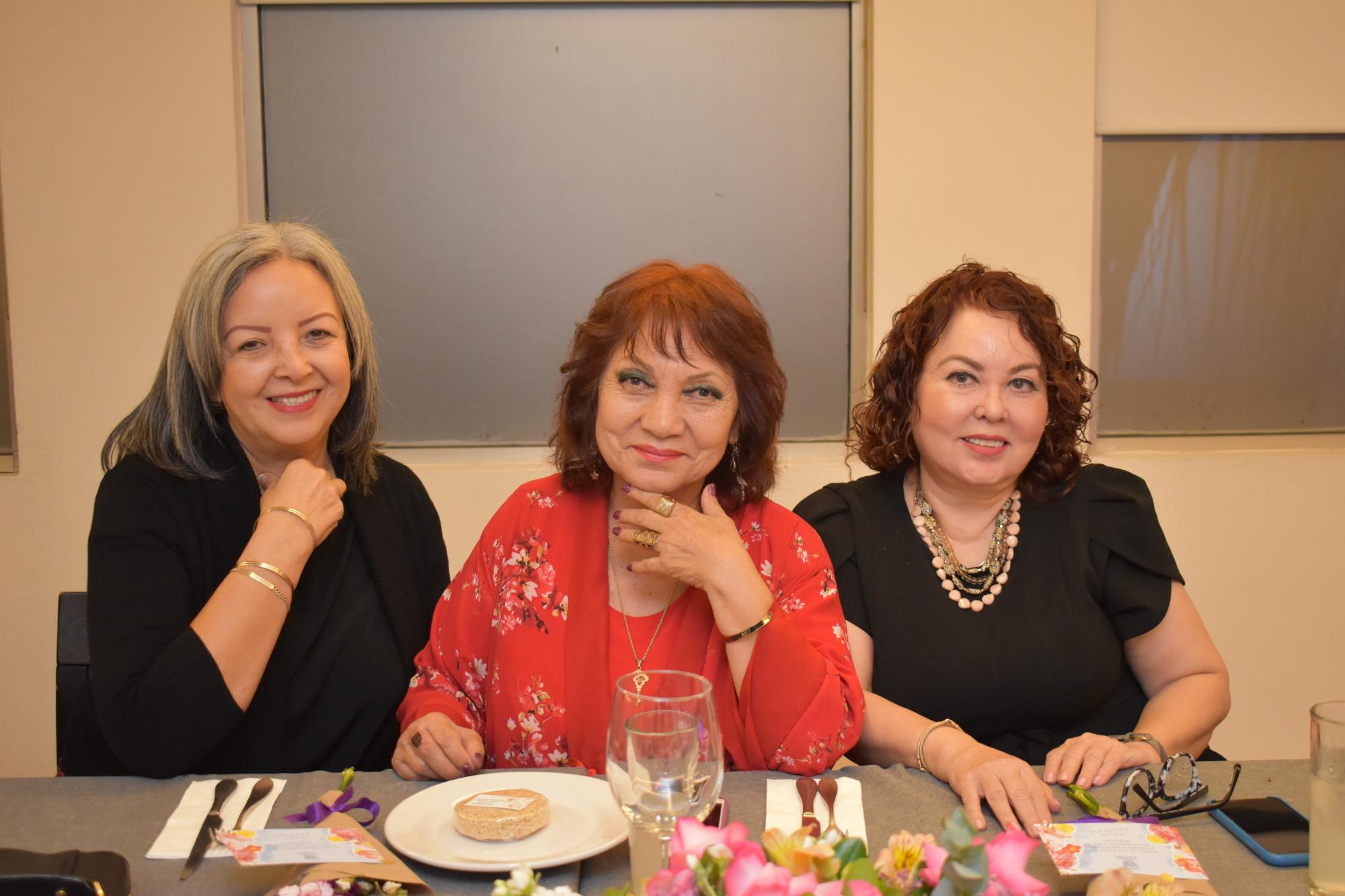 $!Aída Retamoza, Norma Wong y Alicia Melendez.