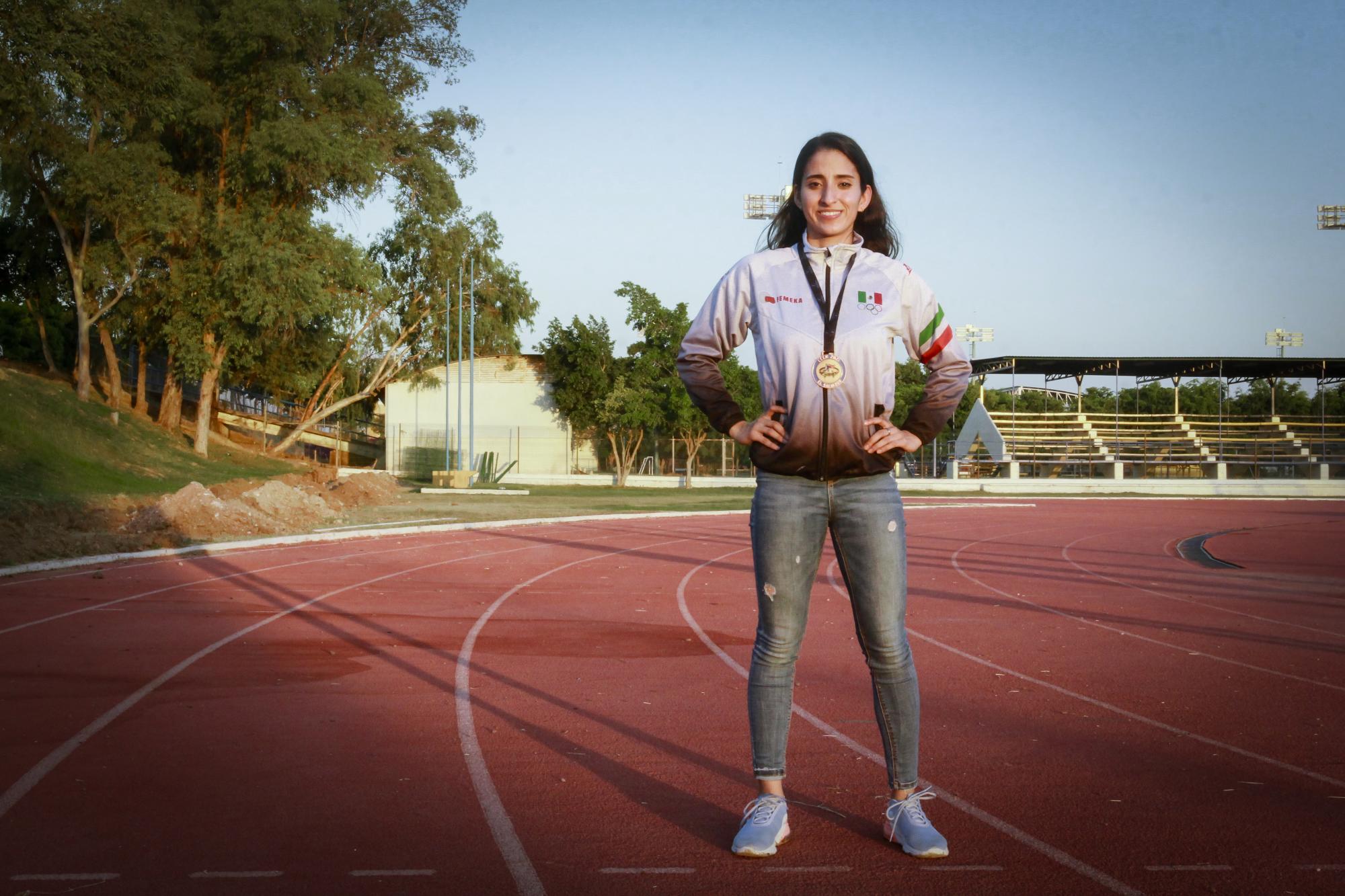 $!Yamileth ha tenido que hacer sacrificios que hoy rinden frutos: representar a México en un mundial de karate