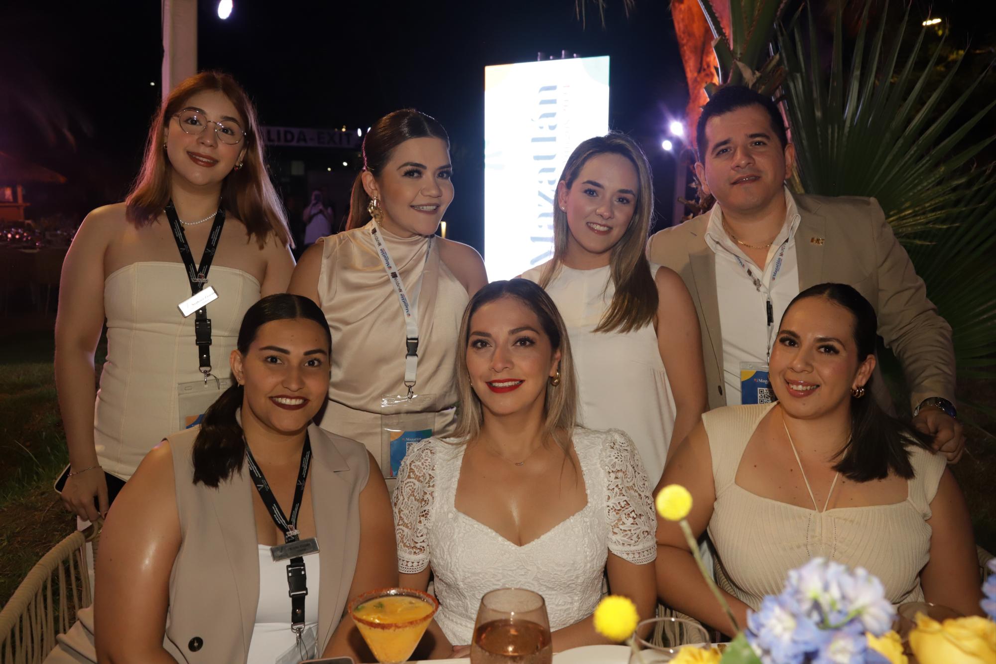 $!Estefany Zataráin, Melissa Bermudes, María José Noriega, Octavio Peraza, Karla Tirado, Mónica Gómez y Careli Santos.