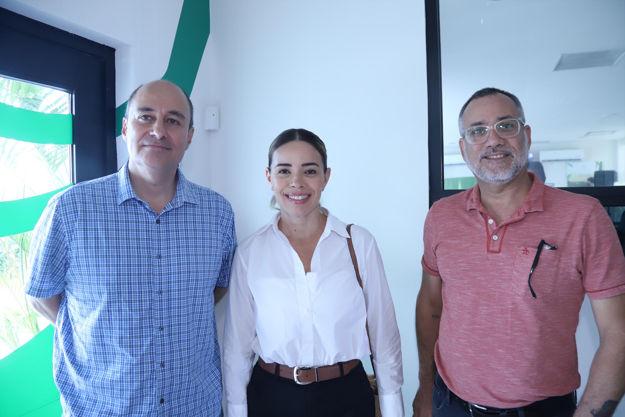 $!Ricardo Clouthier, Gabriela Medrano y Enrique González.