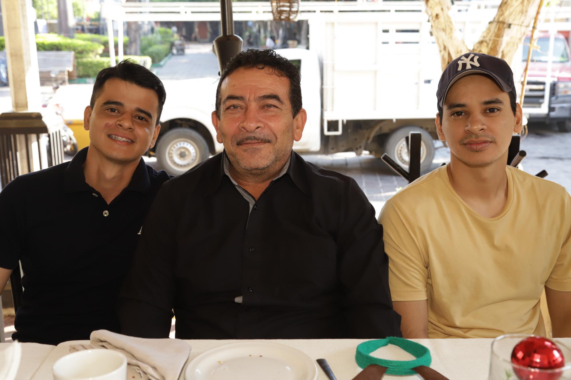 $!Andrés Lizárraga, Víctor Sosa y Érick de Jesús Lizárraga.