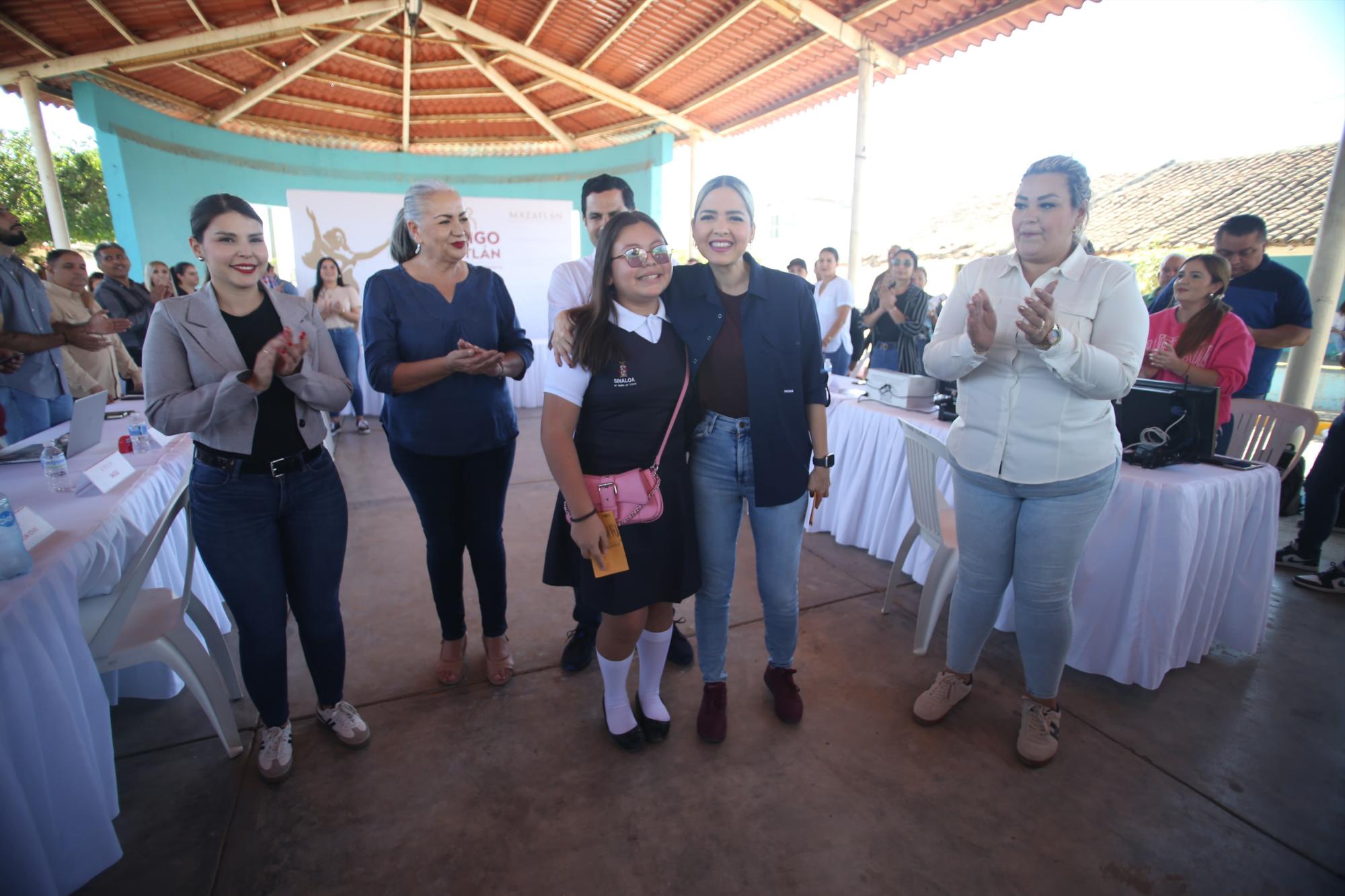 $!Llevan programa ‘Bienestar para todos’ a El Habal, en Mazatlán