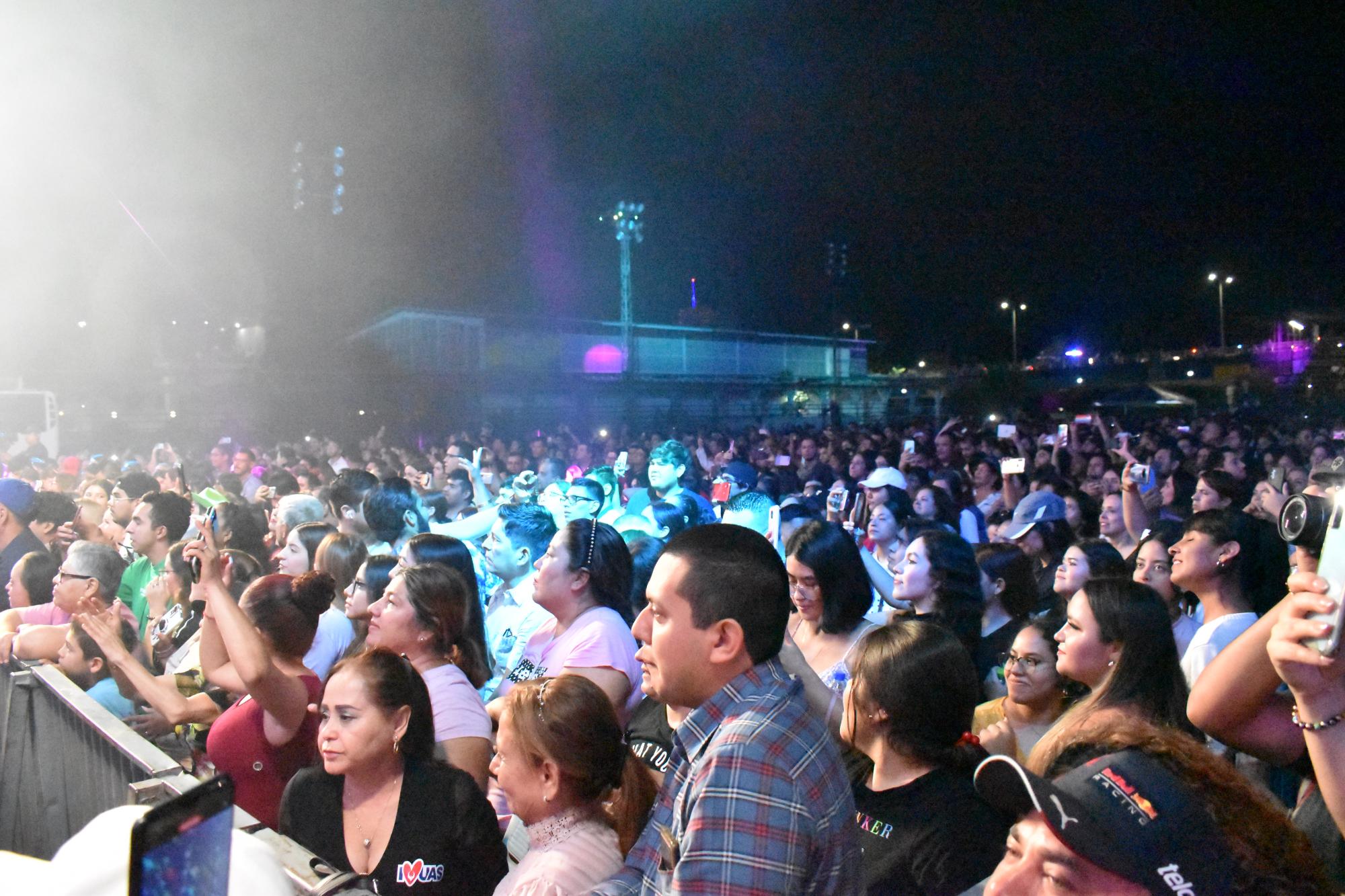 $!Arma Banda El Recodo la fiesta en el cierre del Festival Universitario de la Cultura 2023