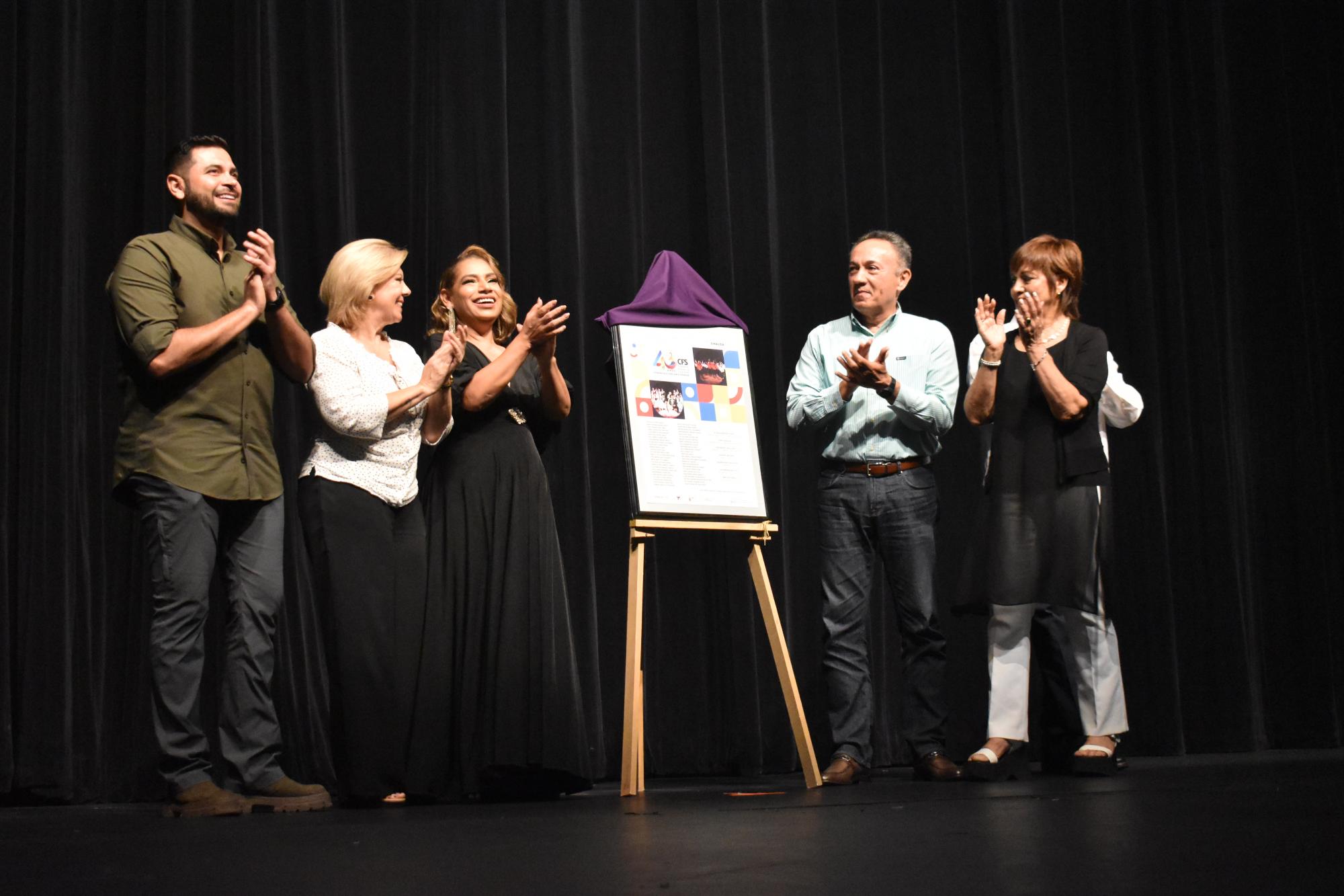 $!Durante el evento se develó de la placa conmemorativa del 40 aniversario de su fundación.