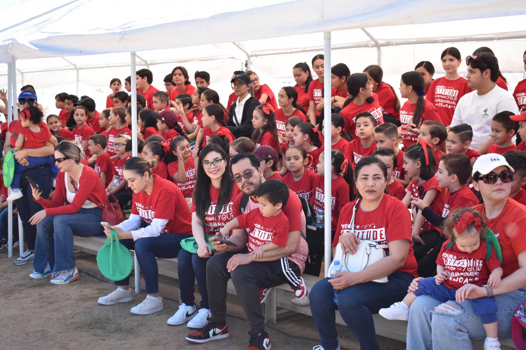 $!Compiten rojos y azules en convivencia en el Instituto Senda