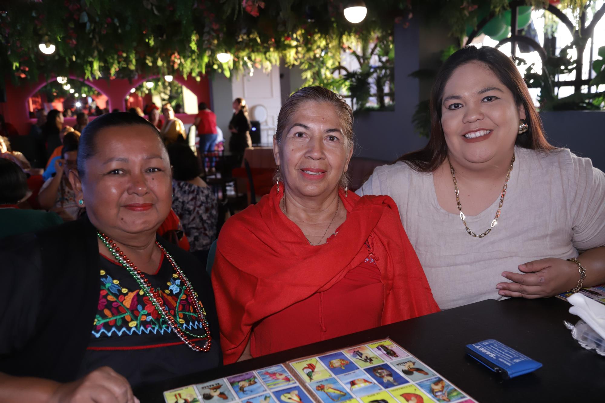 $!Lourdes Reyes, Martha Barrón y Cynthia Veliz.