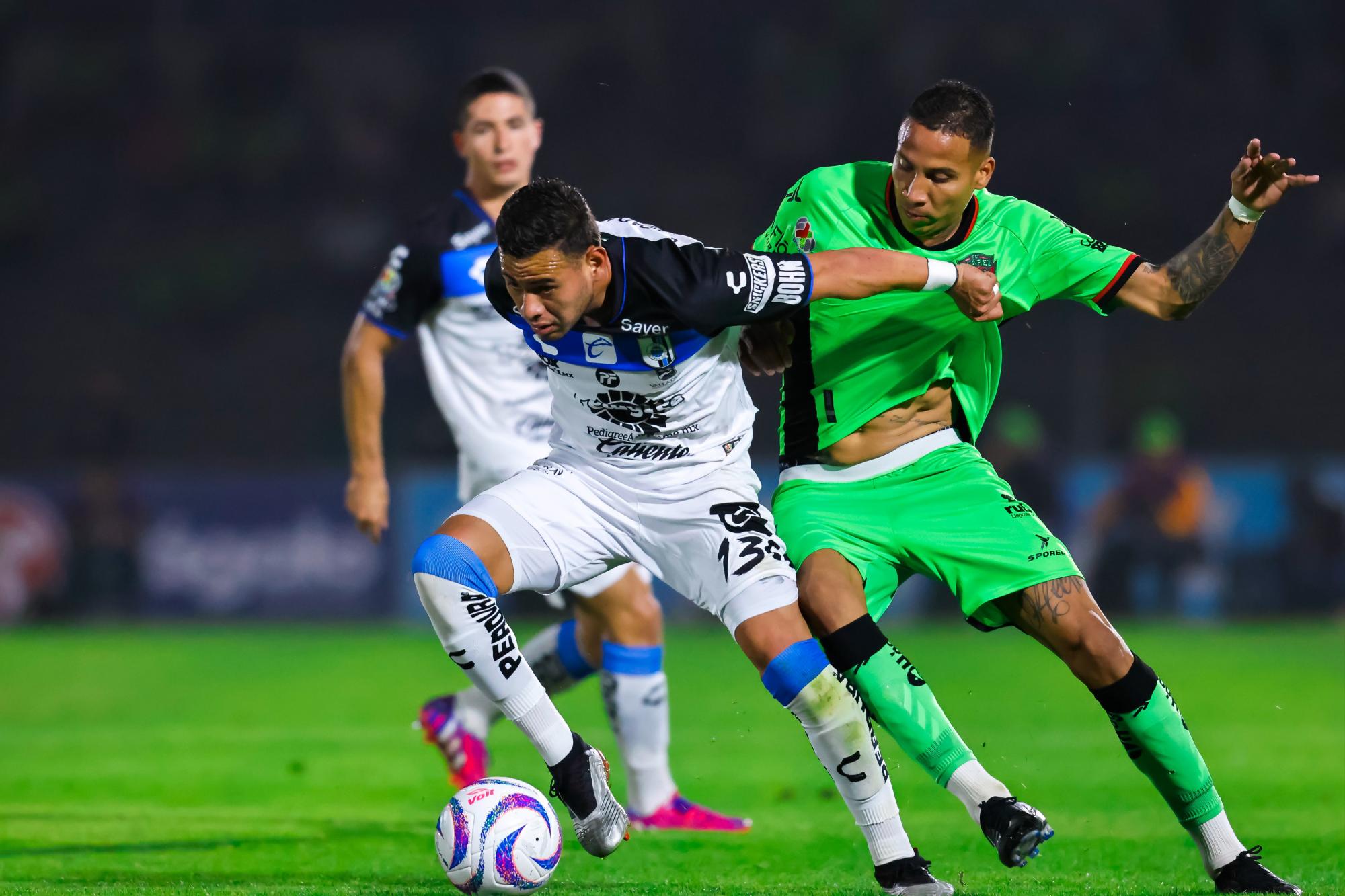 $!Con hat-trick de la ‘Pantera’ Zúñiga, Gallos amansa a Bravos