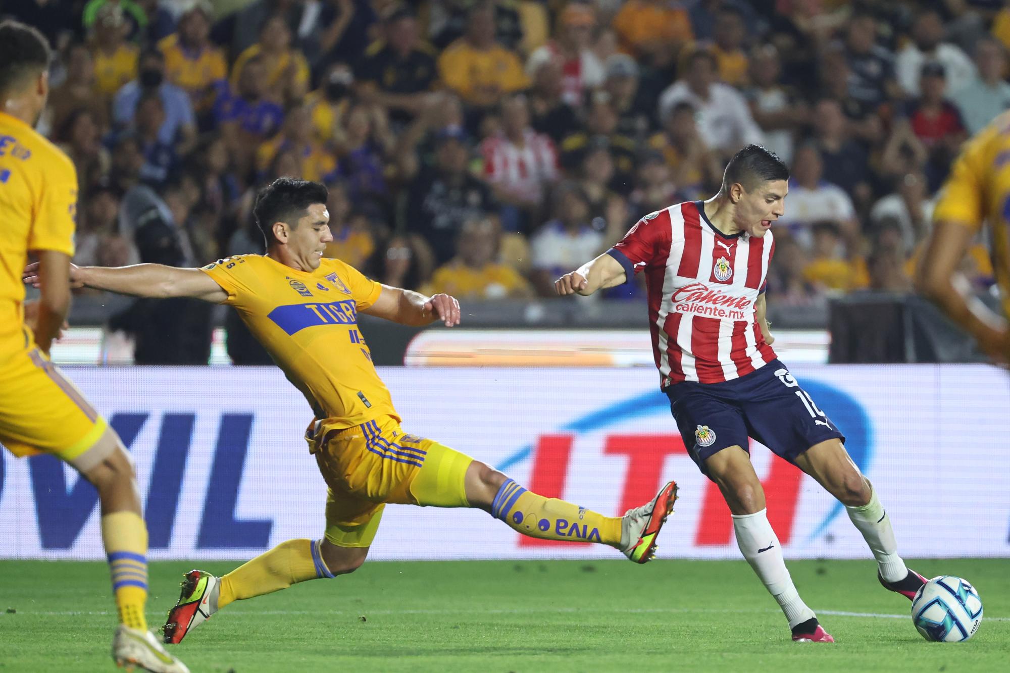 $!¡Apaga el Volcán! Chivas le quita lo invicto a Tigres