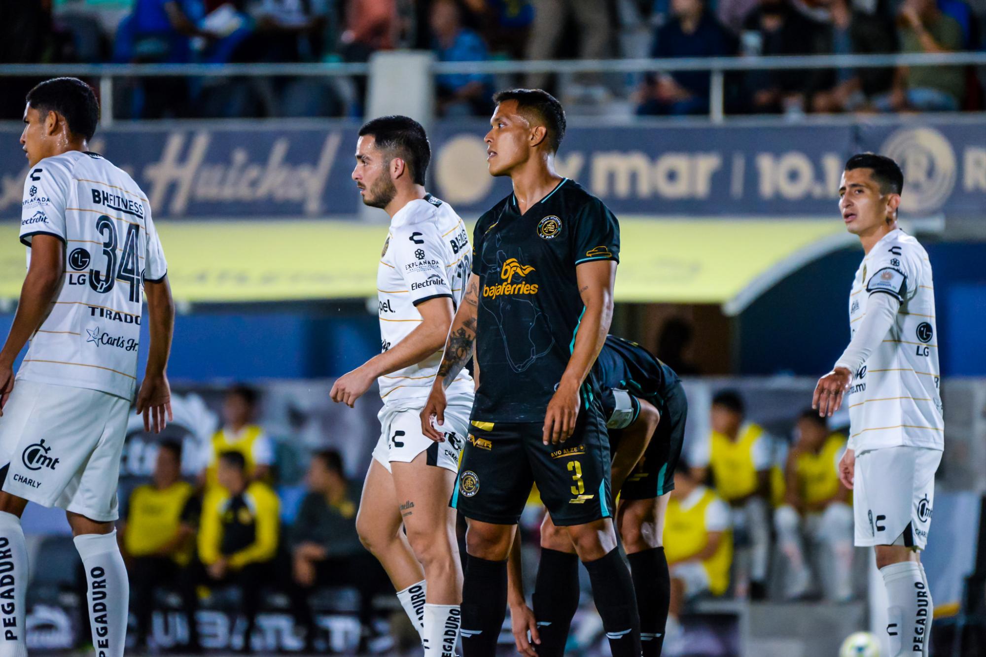 $!Dorados de Sinaloa rescata empate en su visita a La Paz