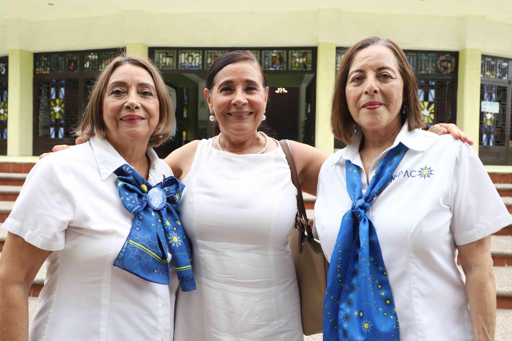 $!Anita, Leonor y Clarita Velázquez.