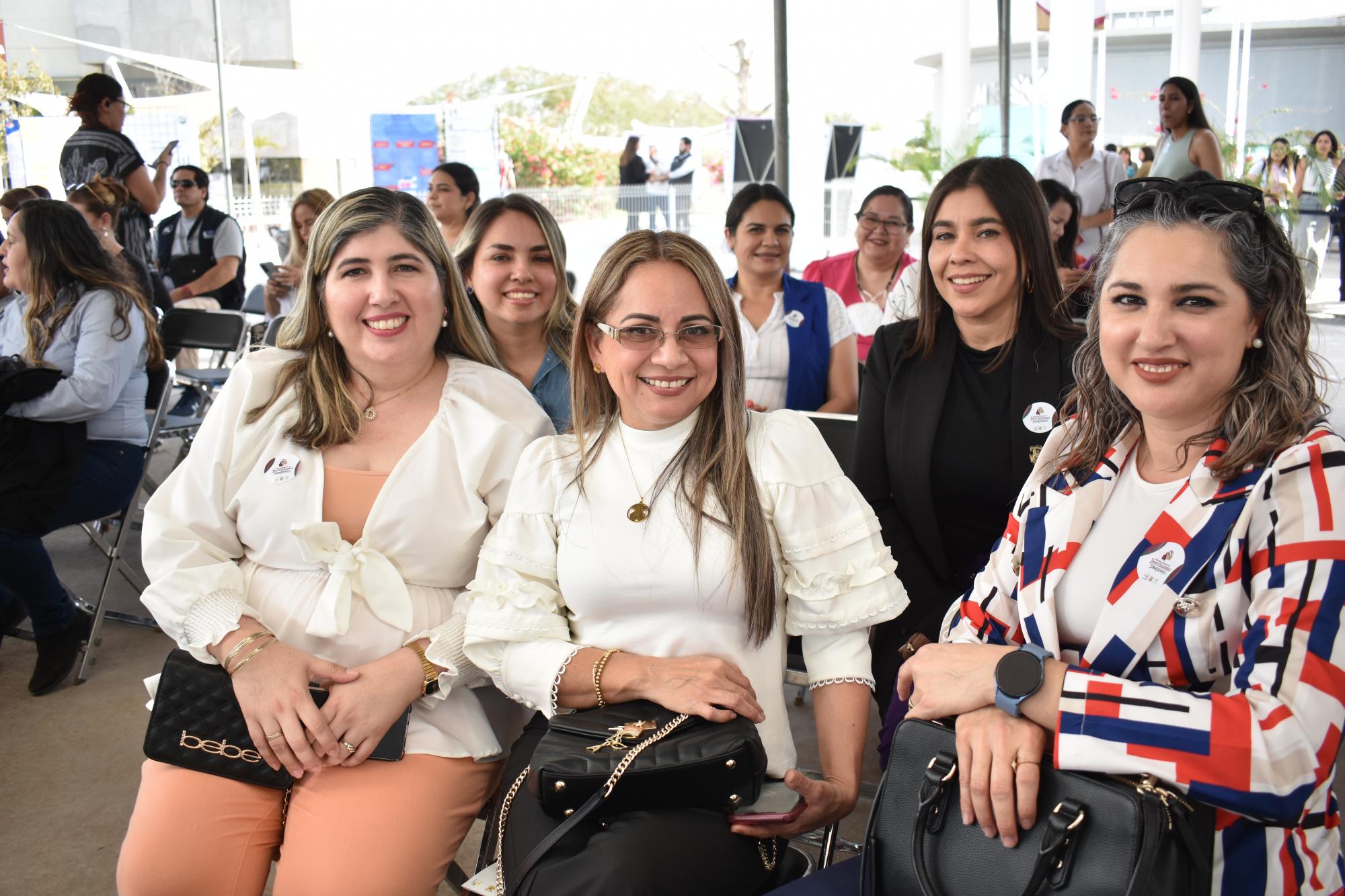 $!Martha Edith López, Eliakym Arámbula Meraz, Dora María Cedano Prieto, Edith Salazar Villa y Karla Marina Báez.