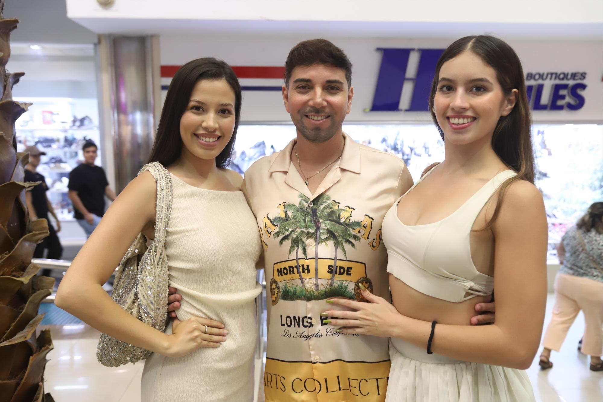 $!Mario Go, quien es el coordinador de la pasarela del concurso, entre Siu Ling Cotero Chío e Irene Rojas, Reina de los Juegos Florales y Princesa Real del Carnaval de Mazatlán 2024, respectivamente.