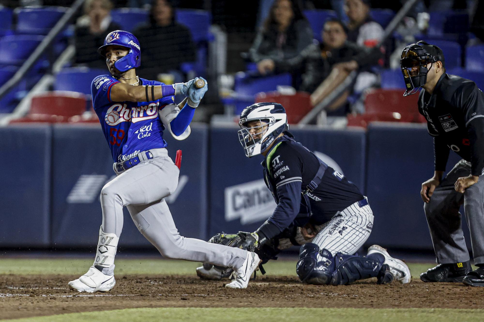 $!Barre Charros a Sultanes y mejora su récord a 5-4