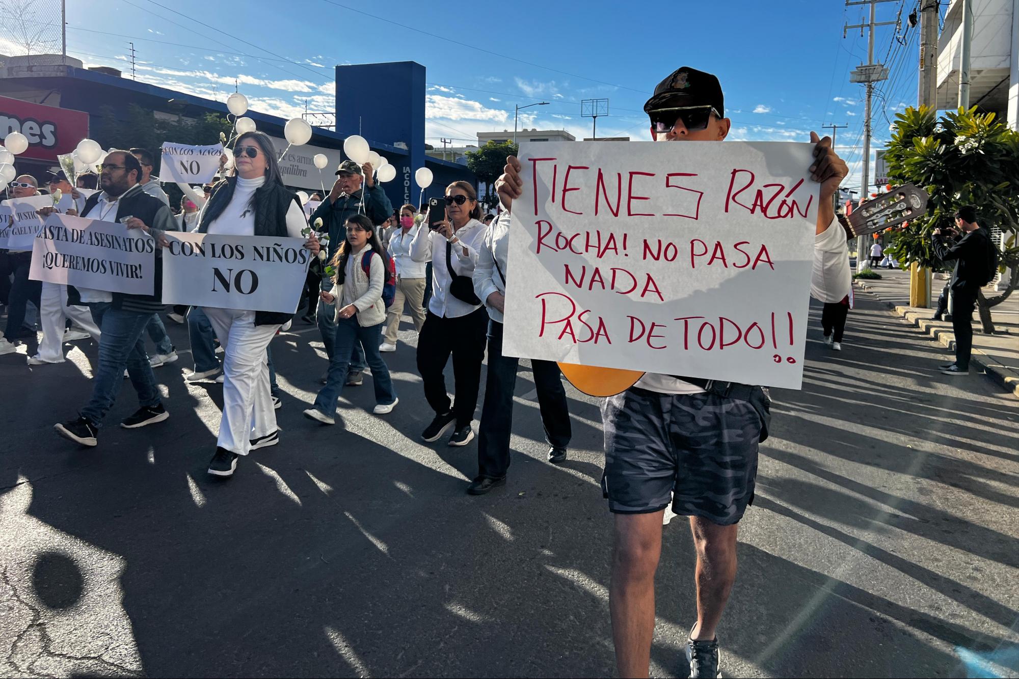 $!Estallan maestros, estudiantes y familias contra Gobierno por asesinato de Gael y Alexander