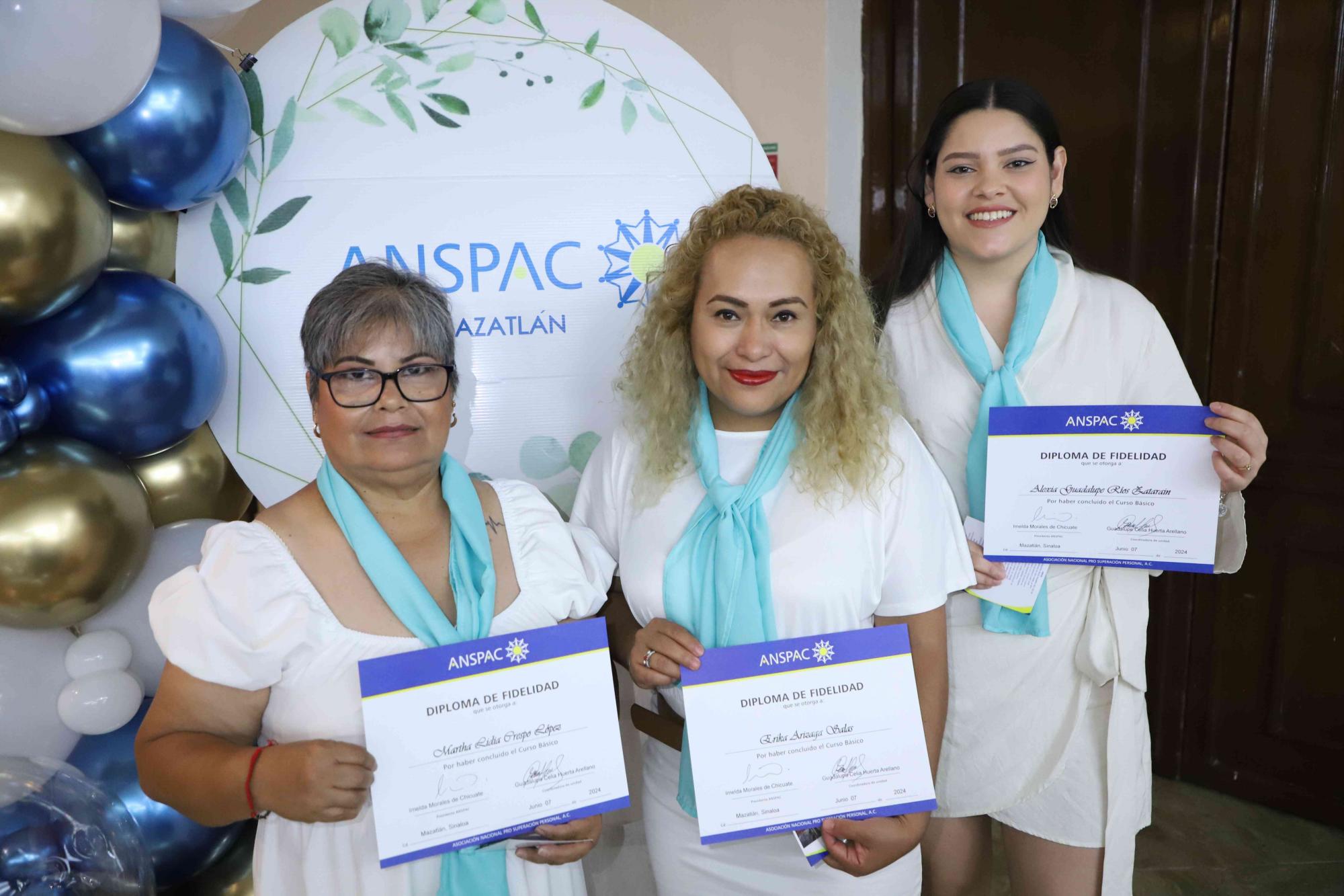 $!Martha Lidia Crespo, Érika Arizaga y Alexia Ríos.