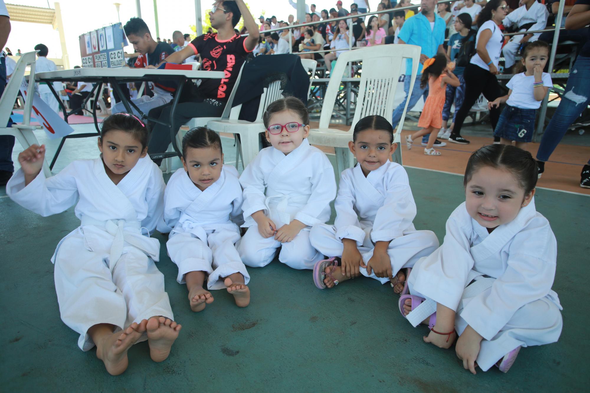 $!Sofía Limón, Hellen Estrada, Eider maría Salomón, Noraly Verdugo y Jimena López.