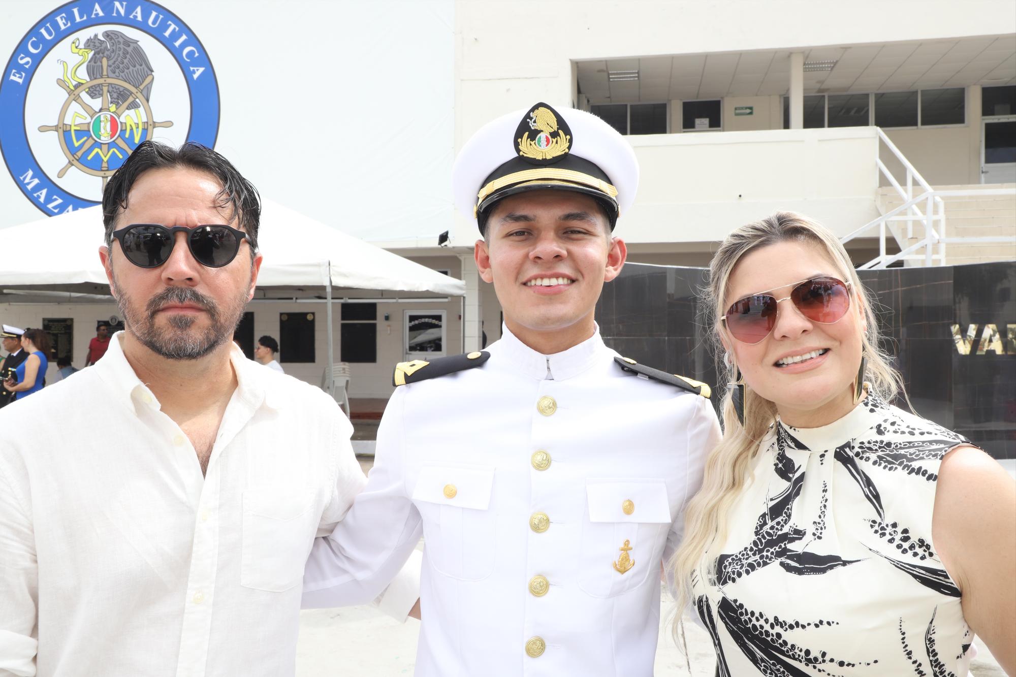 $!Ricardo Serrano, Roberto Marroquín y Rocío Ruelas.