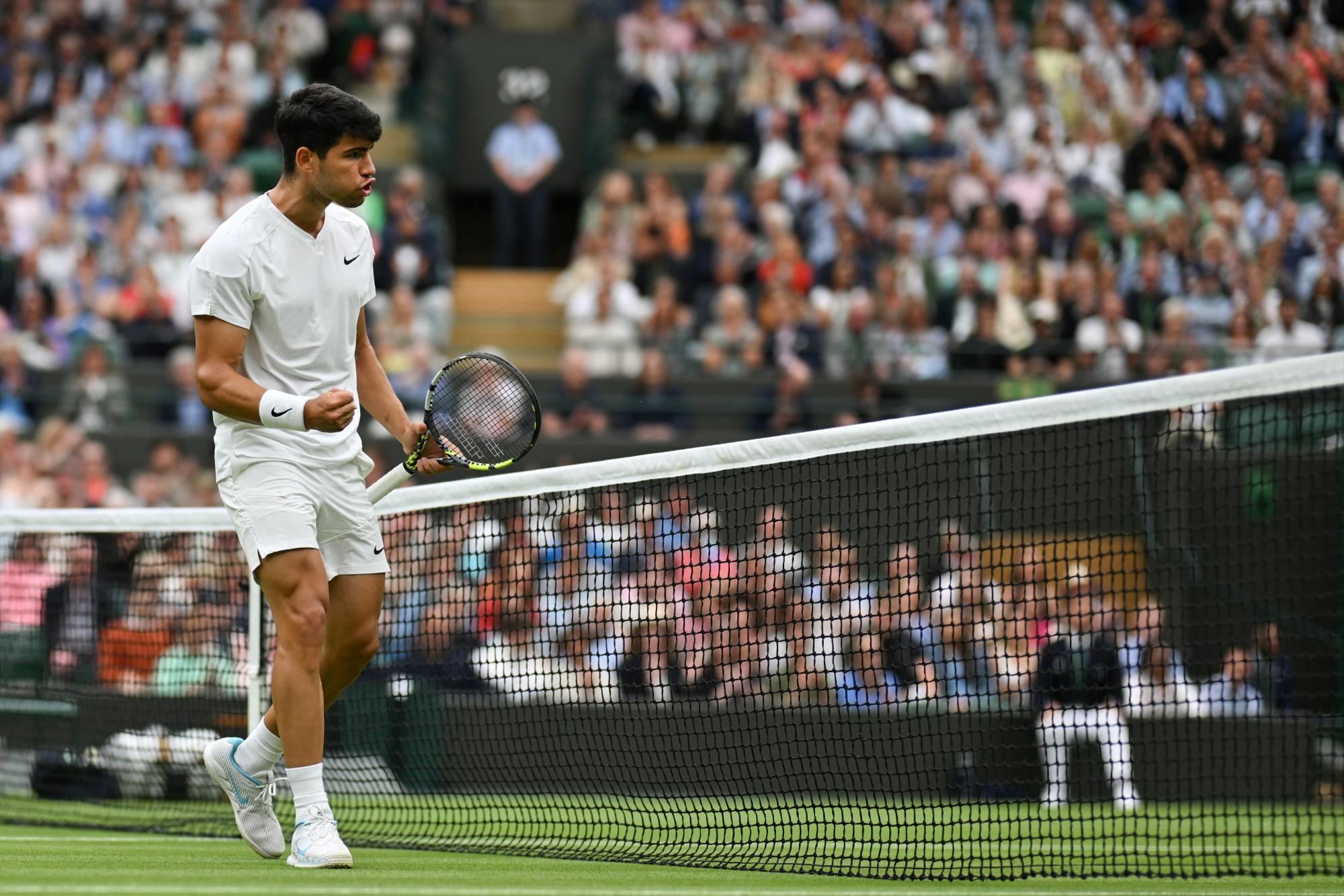 $!Alcaraz anula a un verdugo y sube una marcha en Wimbledon