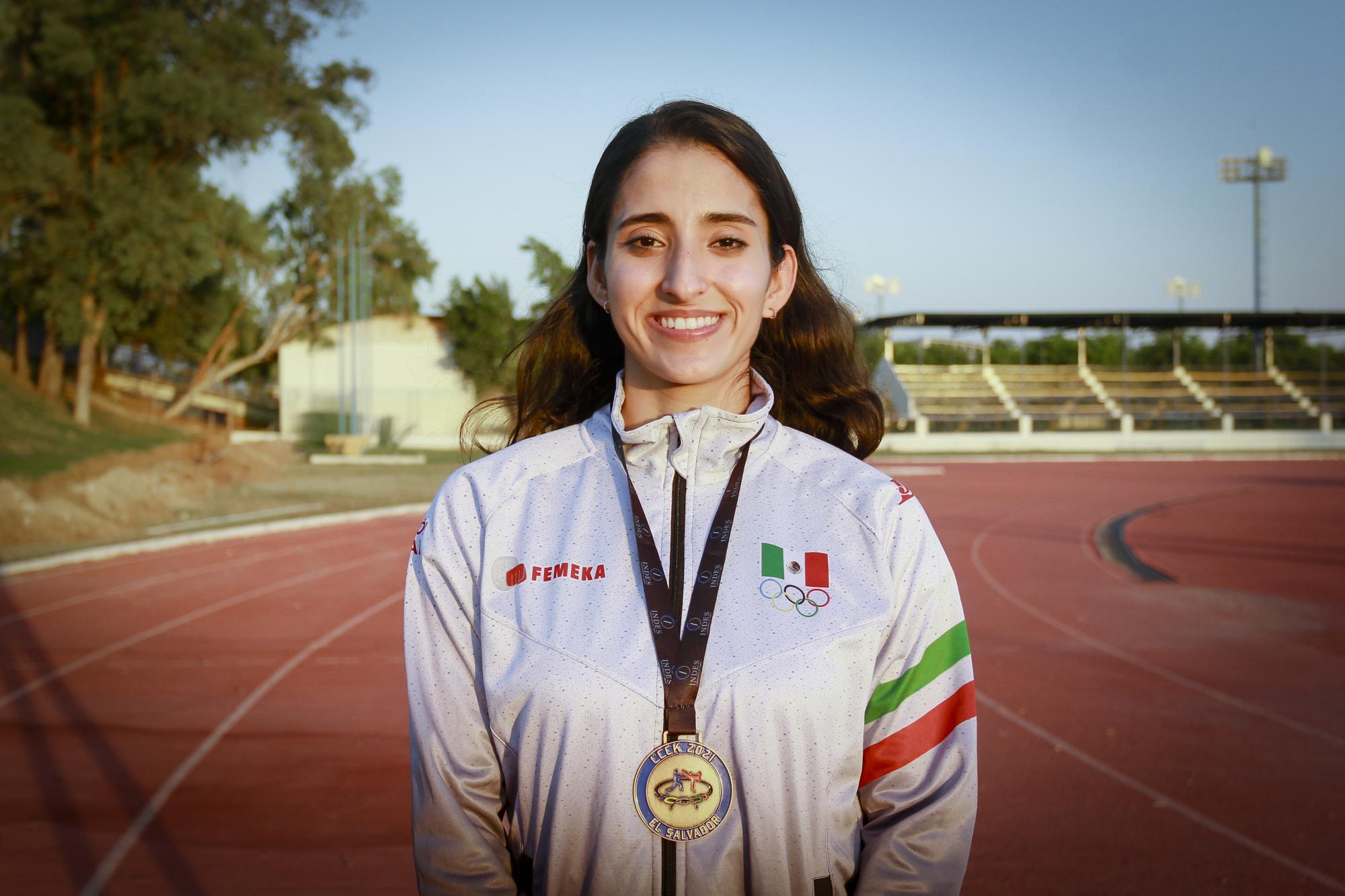 $!Yamileth ha tenido que hacer sacrificios que hoy rinden frutos: representar a México en un mundial de karate