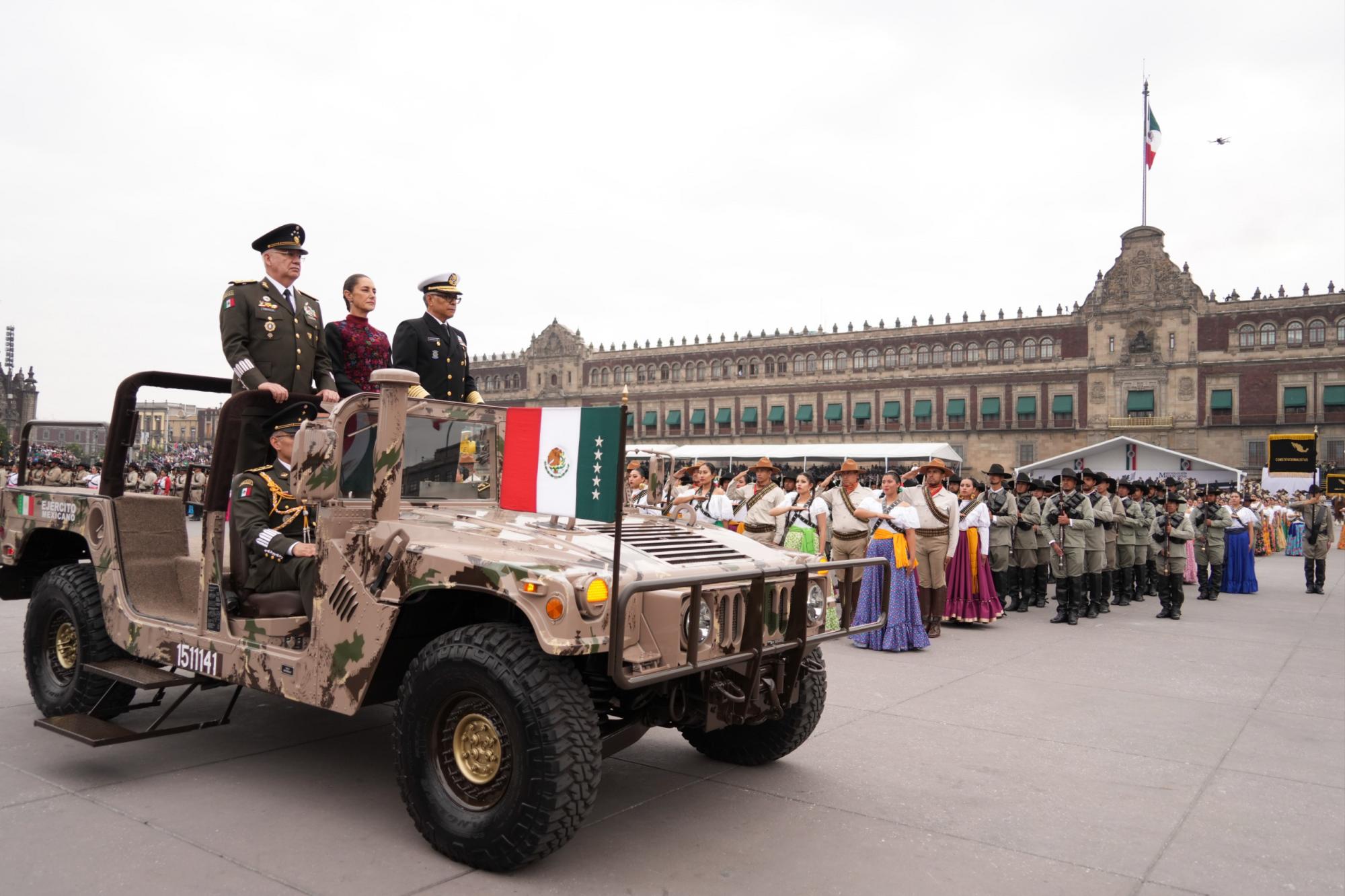 $!Sheinbaum encabeza su primer desfile como Comandanta Suprema de las Fuerzas Armadas