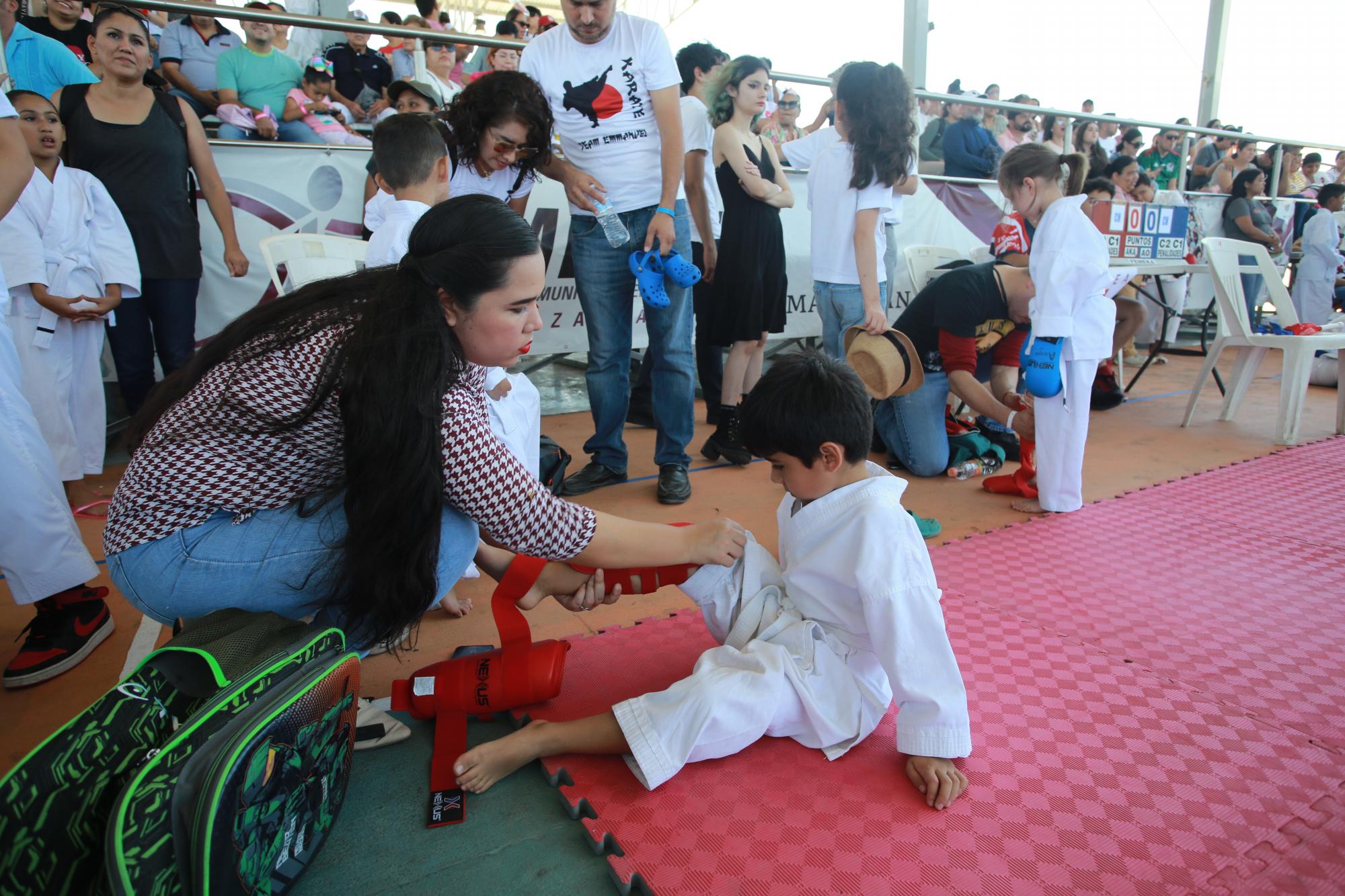 $!Yoko Mendoza junto a su hijo Alán Roberto Zaragoza Mendoza.