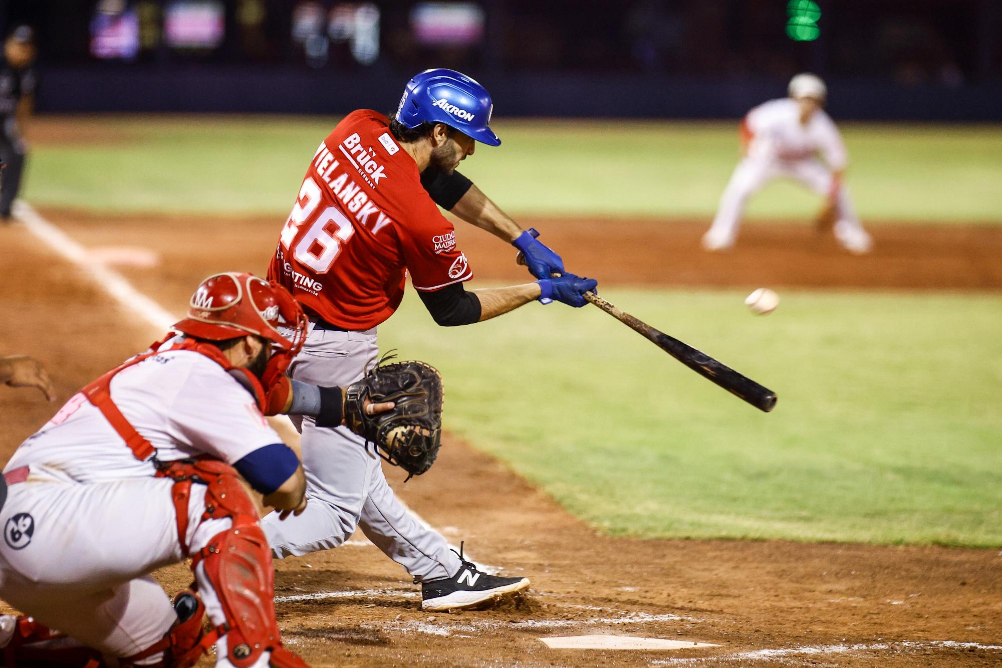 $!En duelo de volteretas, Mexicali asegura serie en casa ante Charros