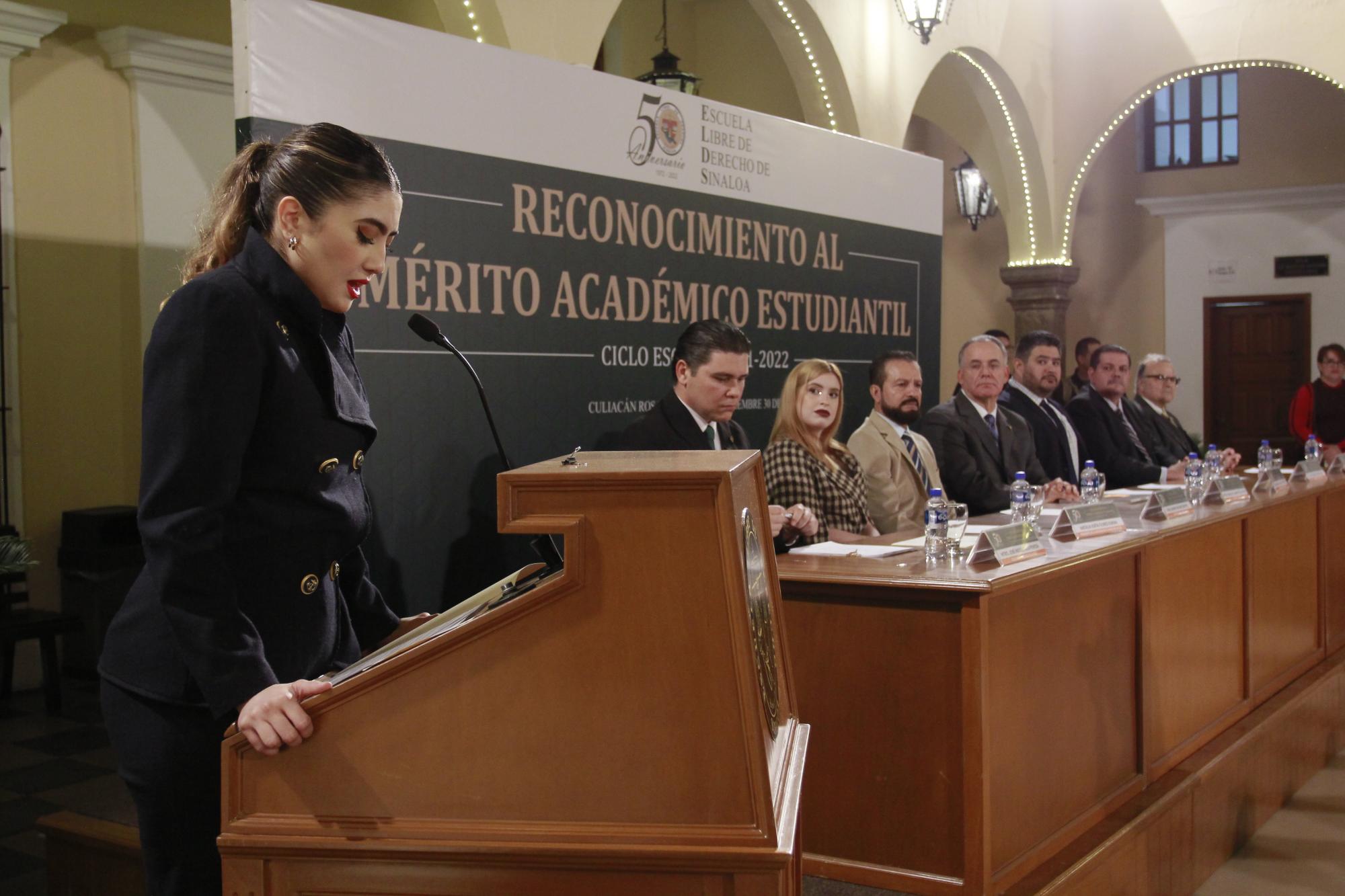 $!Reconoce la Escuela Libre de Derecho de Sinaloa a sus mejores estudiantes