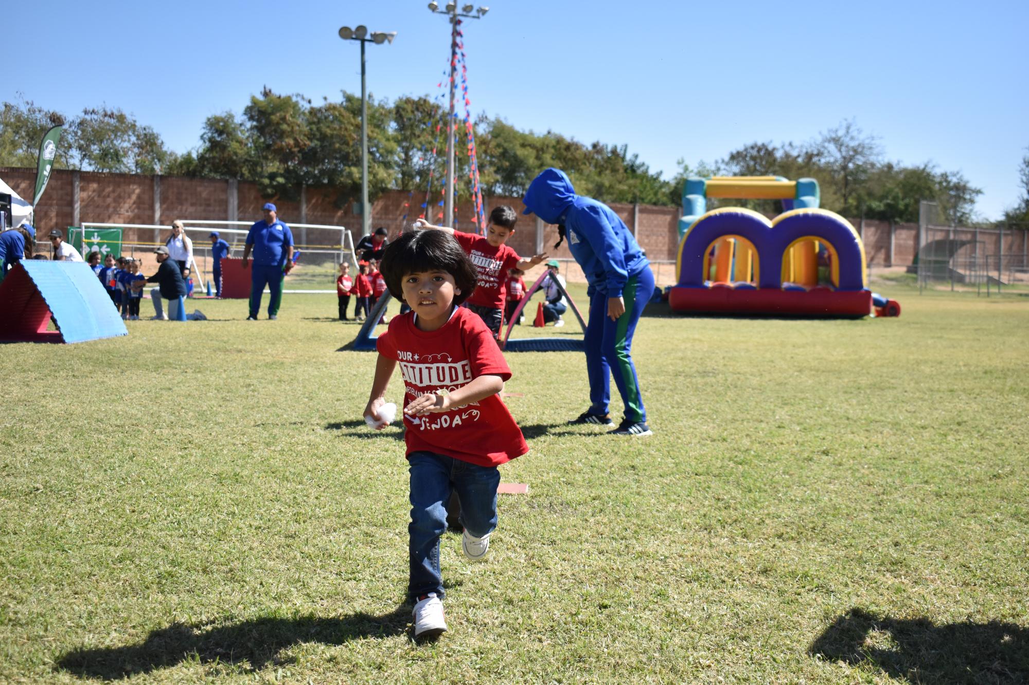 $!Compiten rojos y azules en convivencia en el Instituto Senda