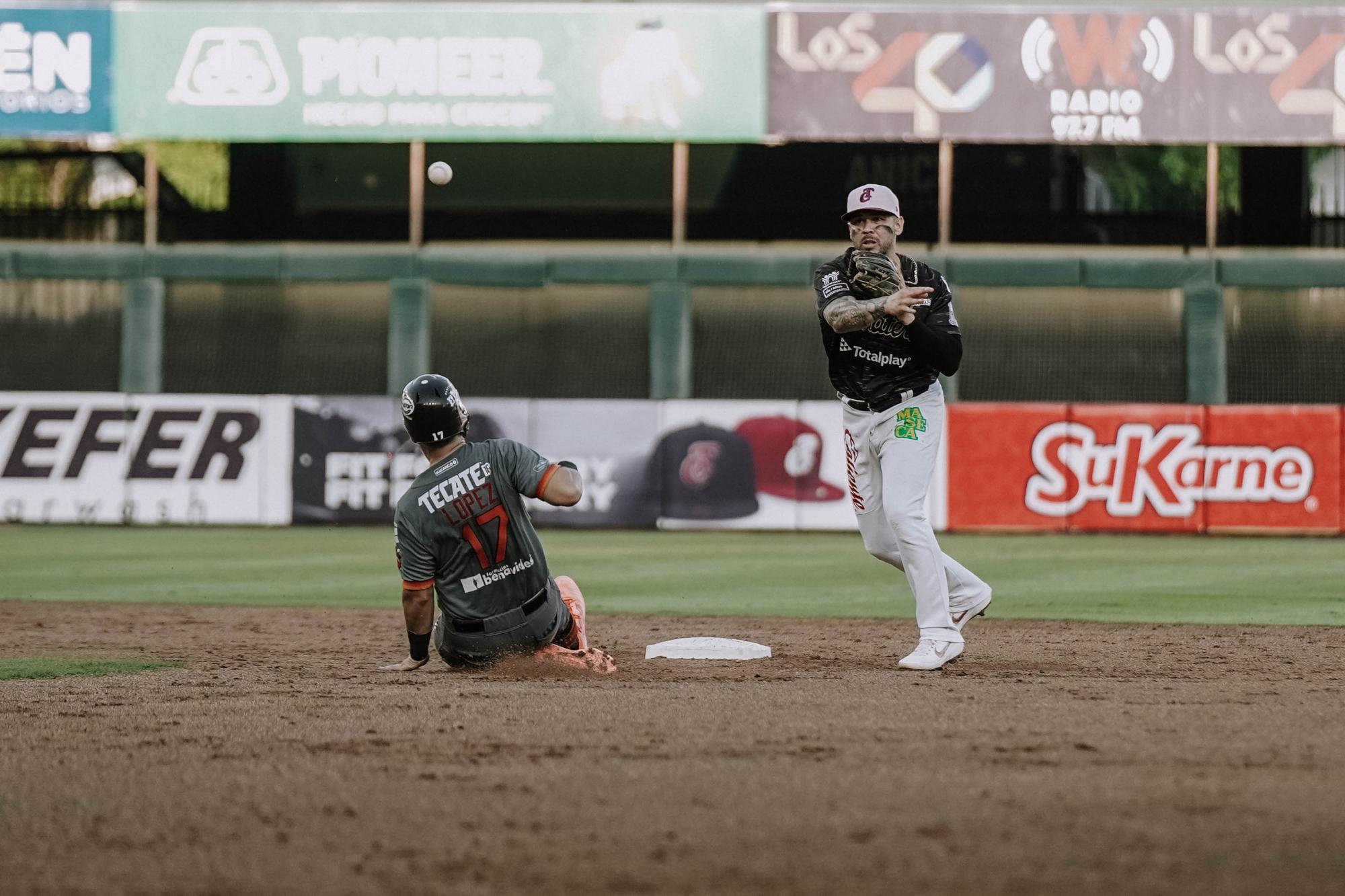 $!Naranjeros de Hermosillo barre en Culiacán a Tomateros