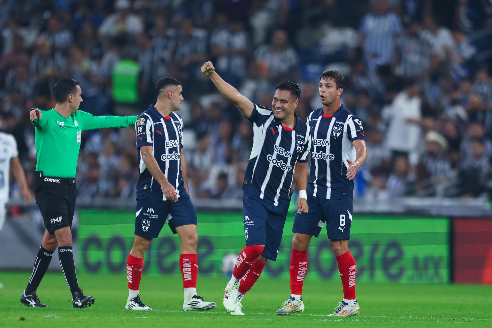 $!Rayados vence a León 2-1 en un partido marcado por cinco expulsiones