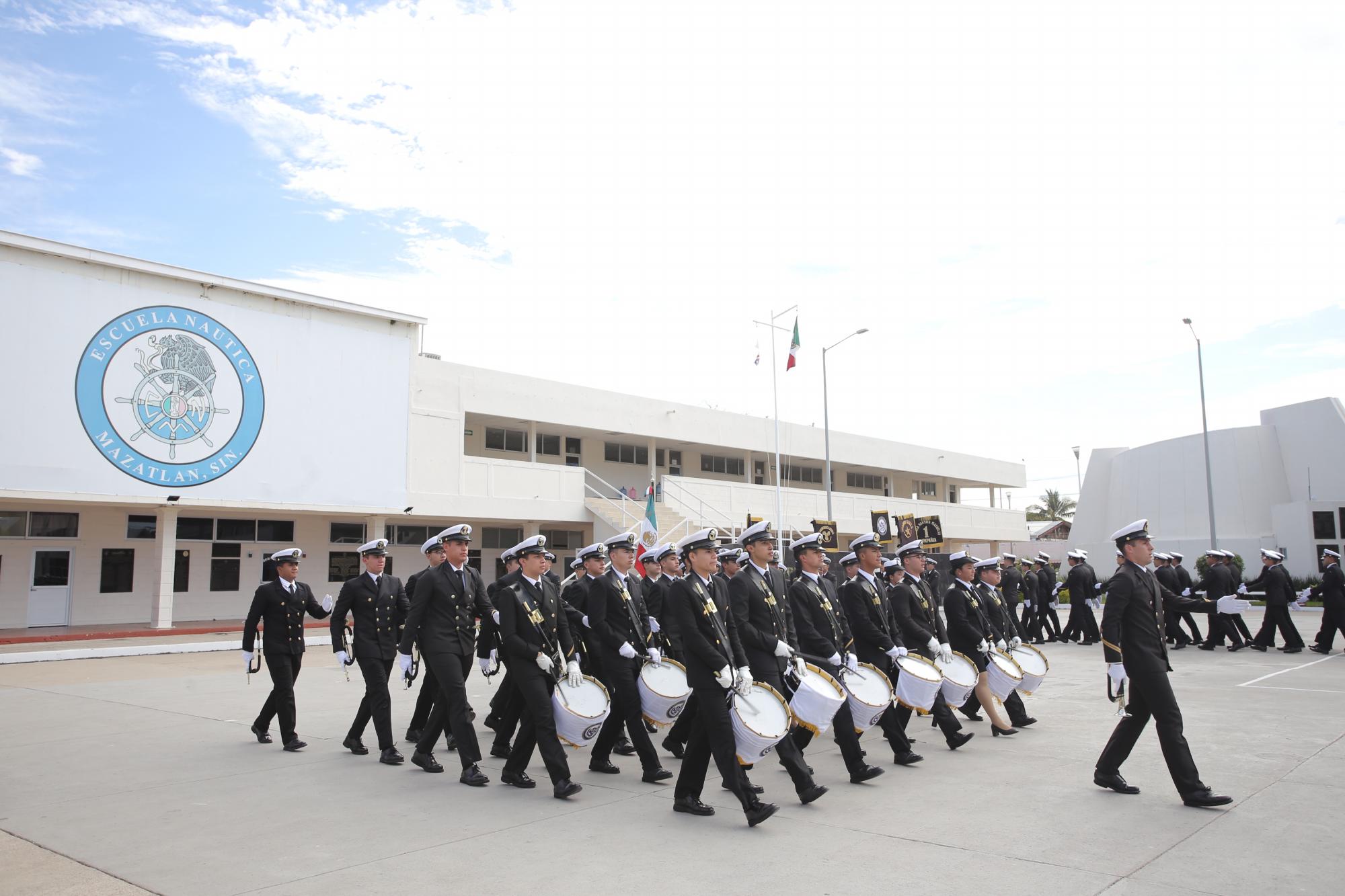 $!El acto concluyó con un desfile por parte del Cuerpo de Cadetes del plantel.