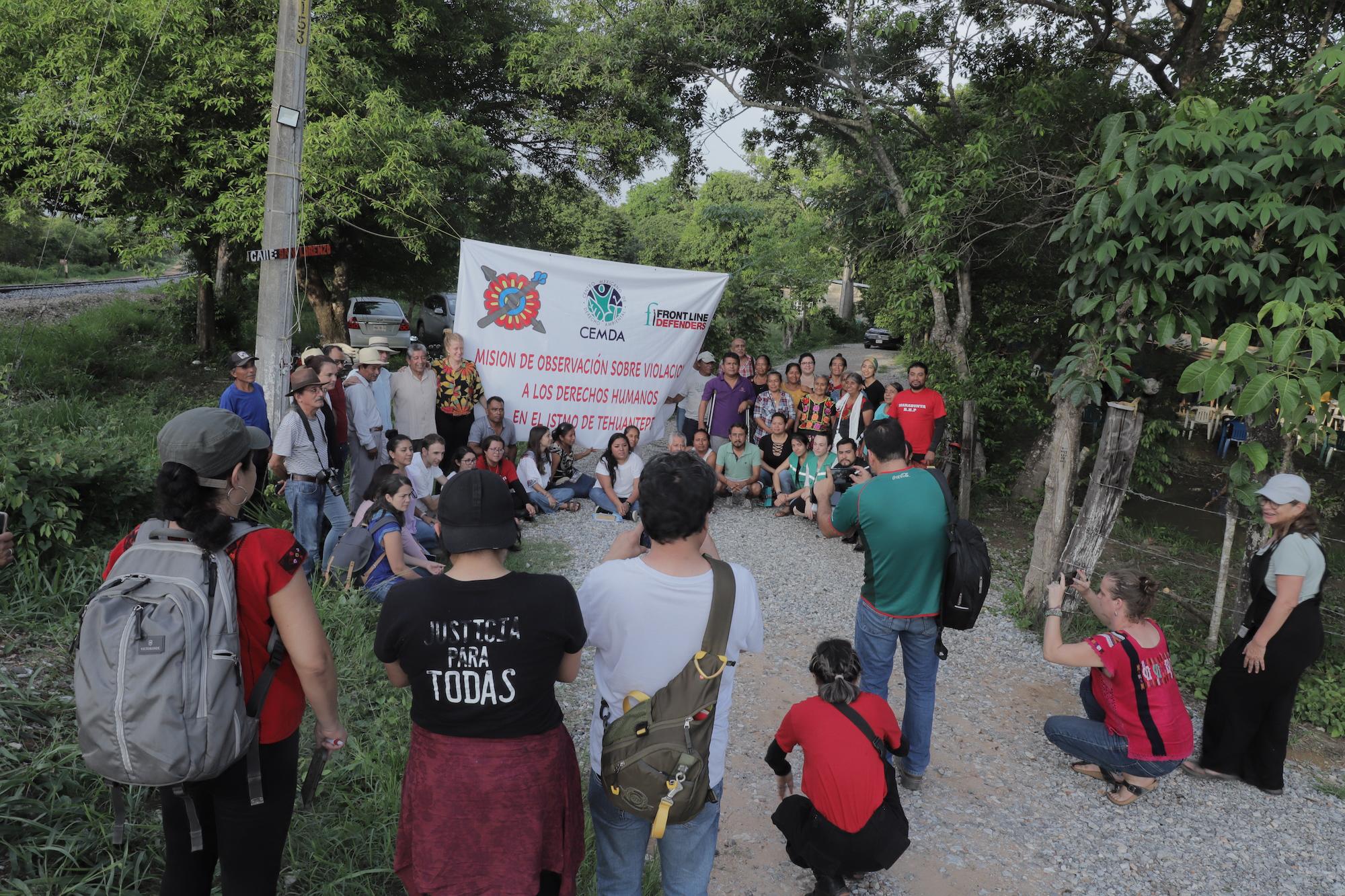 $!Misión de observación sobre violencia contra los derechos humanos, en julio de 2023, en Mogoñé viejo, Oaxaca. En esta comunidad, los habitantes están en contra de la construcción del Corredor Interoceánico del Istmo de Tehuantepec.