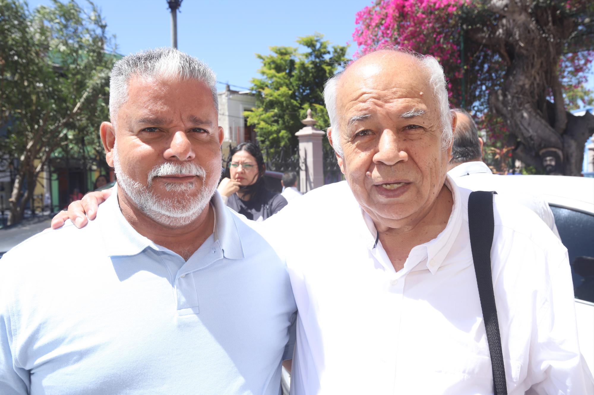 $!Los sacerdotes Carlos Javier Orrante y José Alfredo Jiménez.