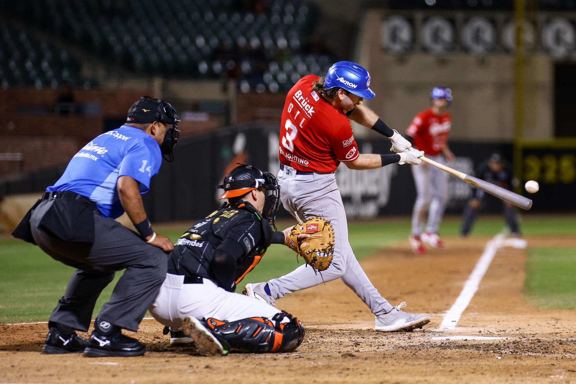 $!Doblega Charros a Naranjeros e iguala serie en Hermosillo