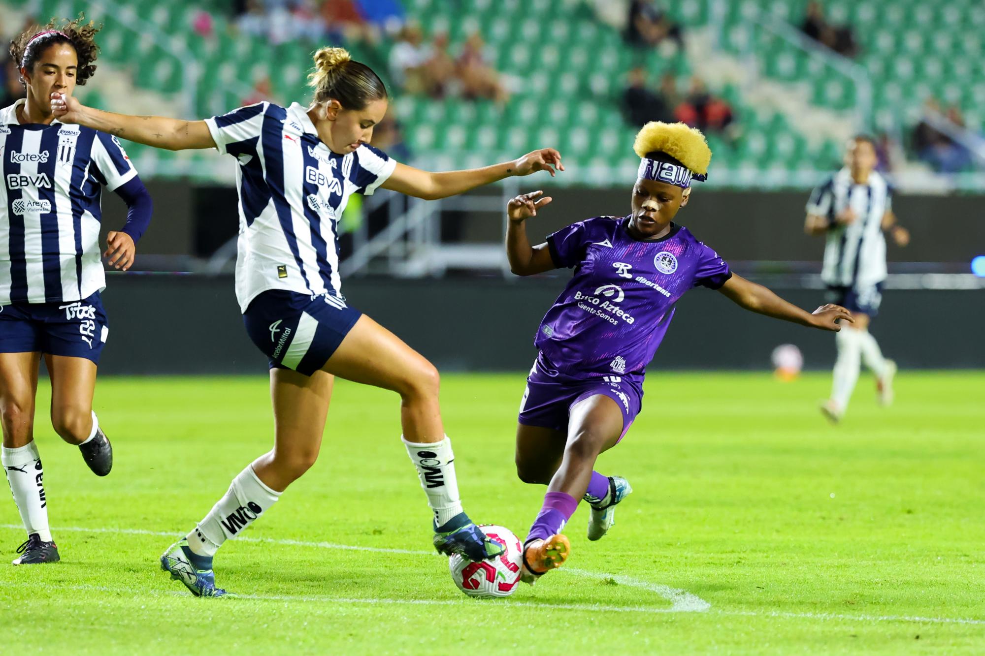 $!¡Goleada de bicampeón! Rayadas aplasta 7-0 a Mazatlán Femenil en el arranque del Clausura 2025