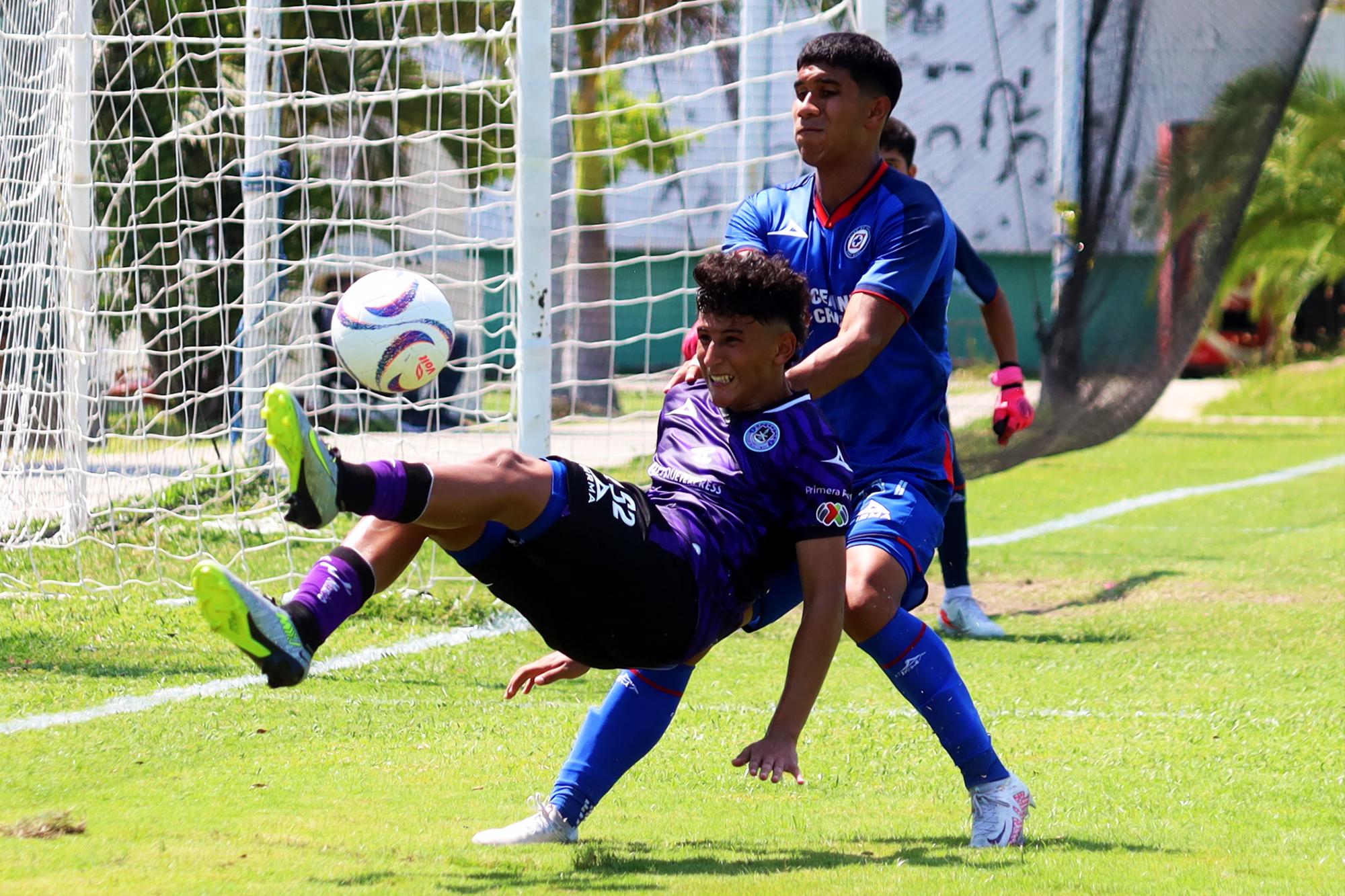 $!Mazatlán Sub 18 impone su ley ante La Máquina