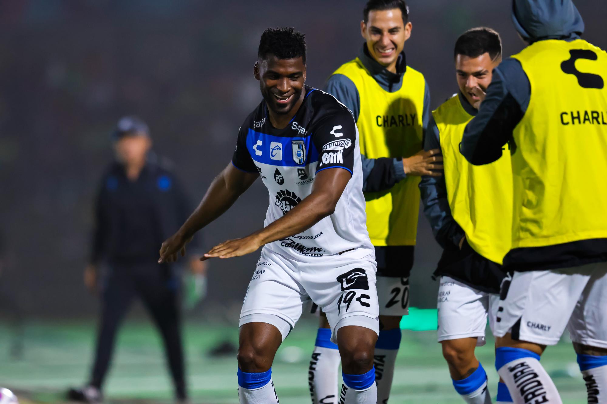 $!Con hat-trick de la ‘Pantera’ Zúñiga, Gallos amansa a Bravos