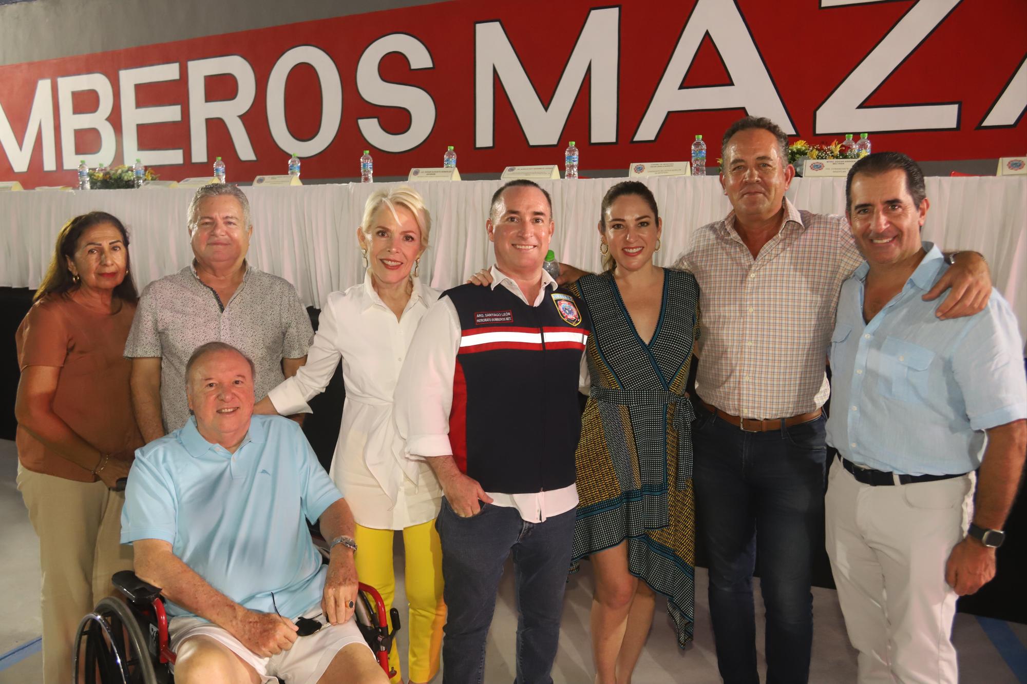 $!Silvia Osuna, Gilberto Osuna, Santiago León, María Carmen Patrón de León, Santiago León Patrón, Alejandra León de Letamendi, Juan Carlos Letamendi y Estefano Conde.