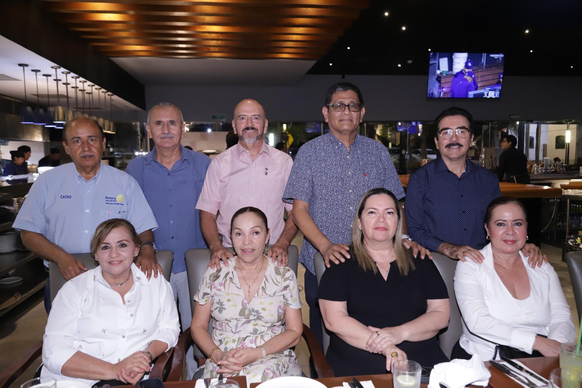 $!José Sandoval, Humberto Pini Bernal, Daniel Chaírez, Arturo Zamudio, Florencio Osuna, Ildelisa de Sandoval, Griselda y Norma Garzón y María del Rosario Quiñonez.