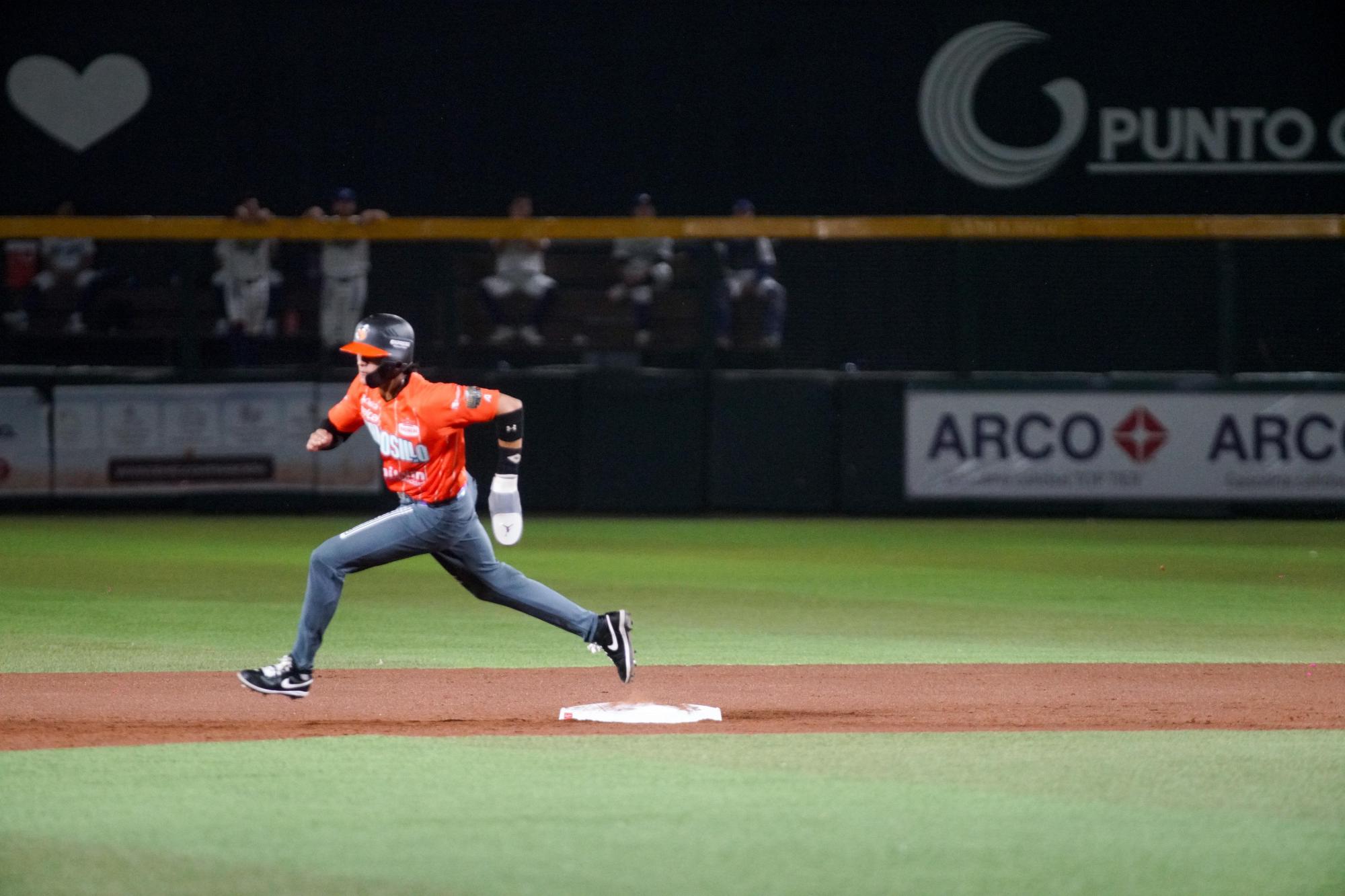 $!En cerrado duelo inaugural en la Antigua Cajeme, Yaquis se lleva el triunfo ante Naranjeros