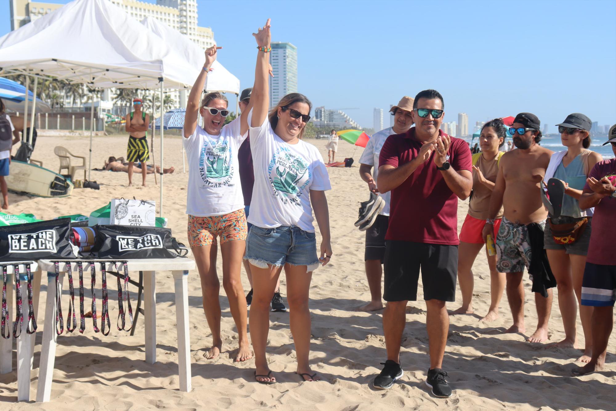 $!Las reinas del mar se apoderan del surfing en Mazatlán