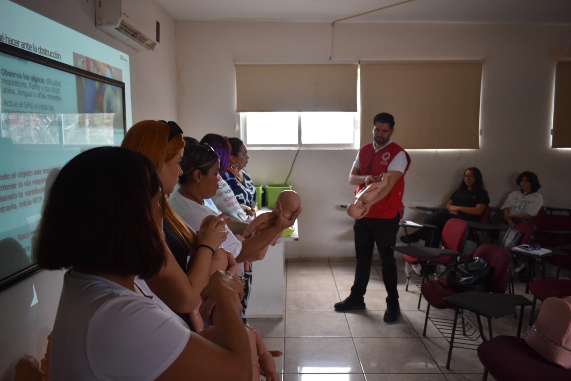 $!Imparte Cruz Roja Taller de primeros auxilios a la ciudadanía mazatleca