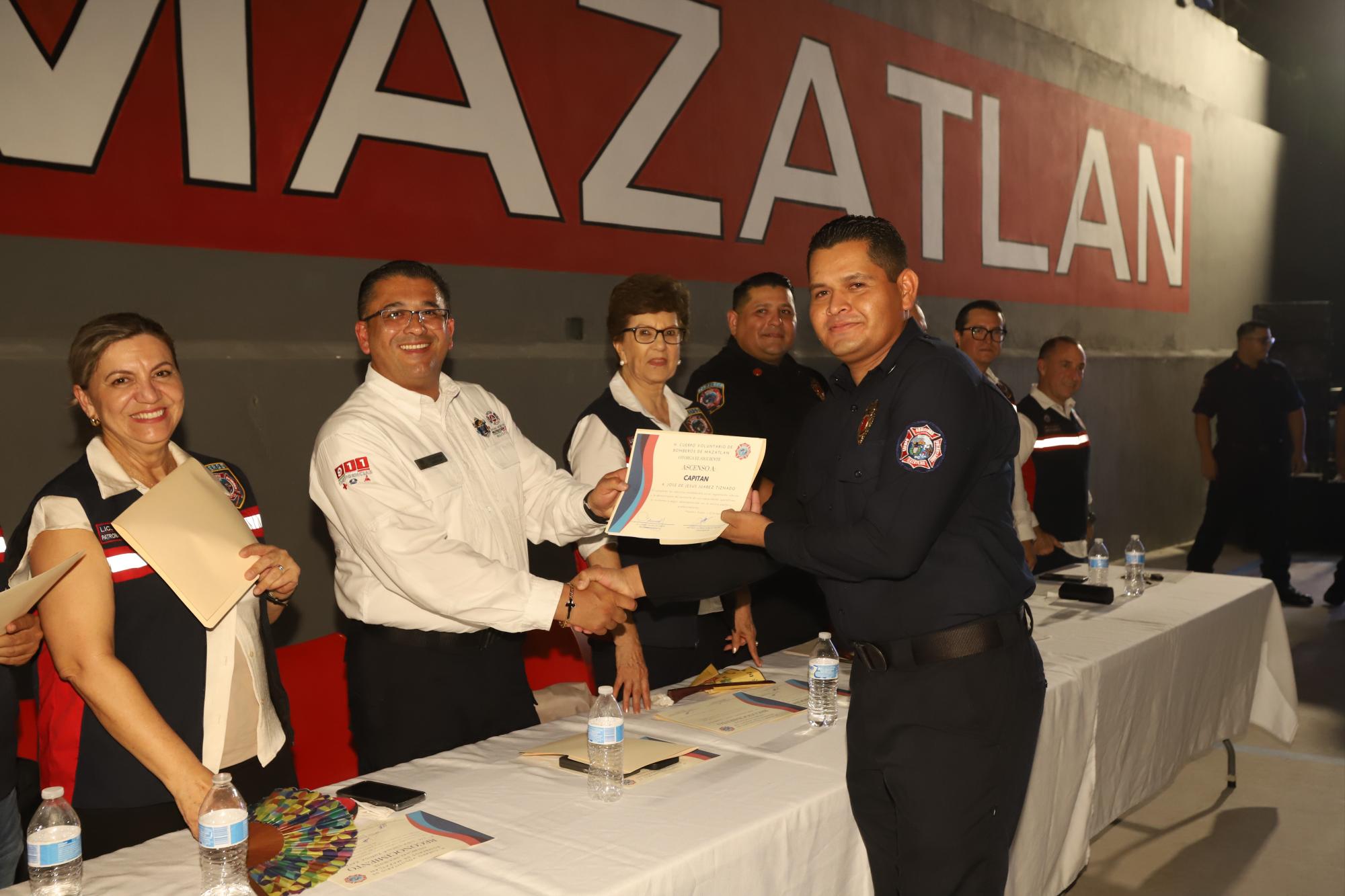 $!José de Jesús Juárez recibe su ascenso a Capitán.