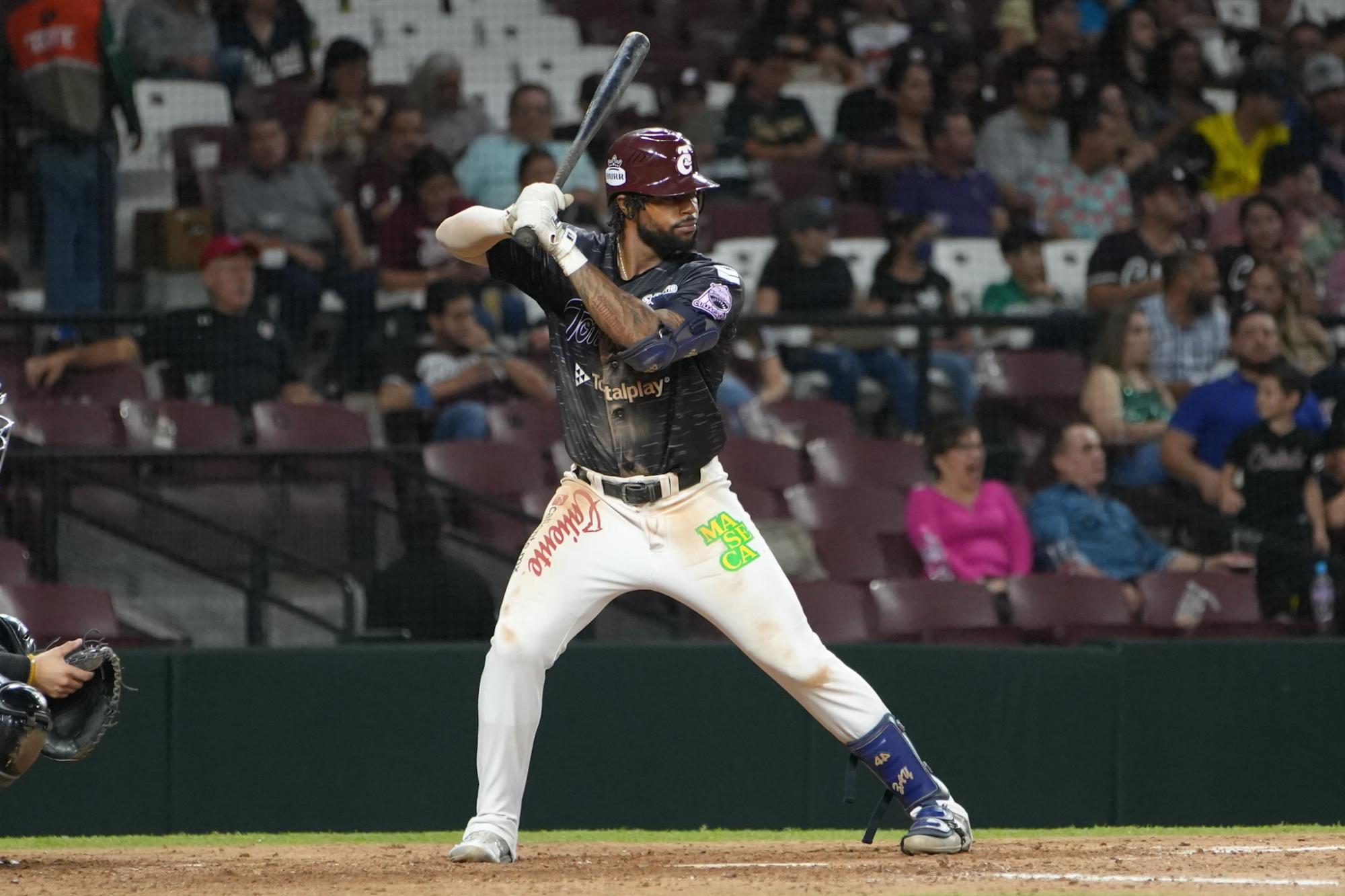 $!Naranjeros de Hermosillo se queda con la Serie Rosa en Culiacán